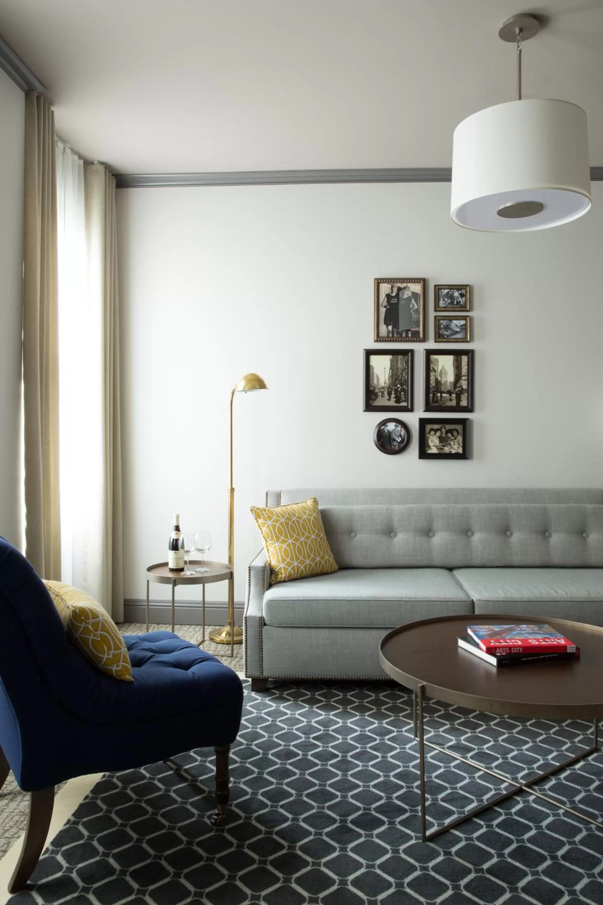 Seating area in Warwick San Francisco