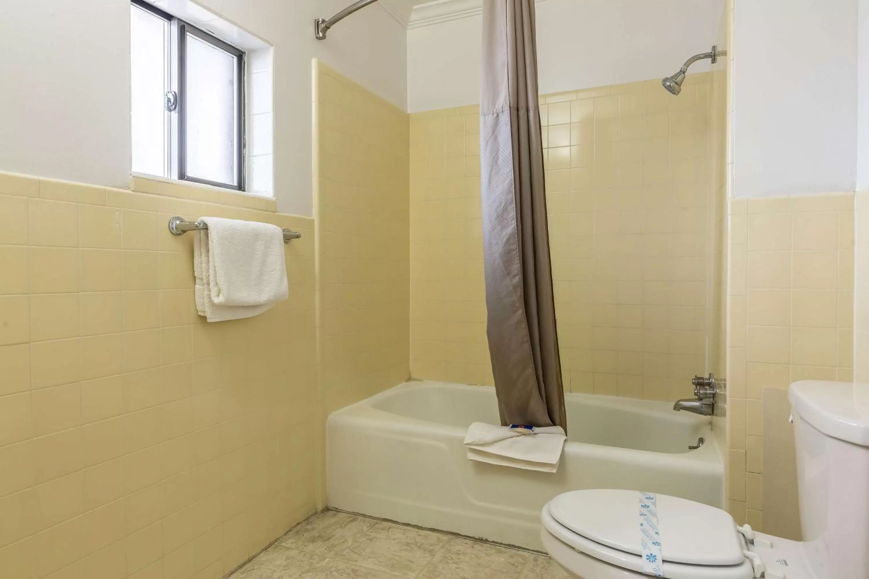 Bathroom in Motel 6 Tremonton, Utah