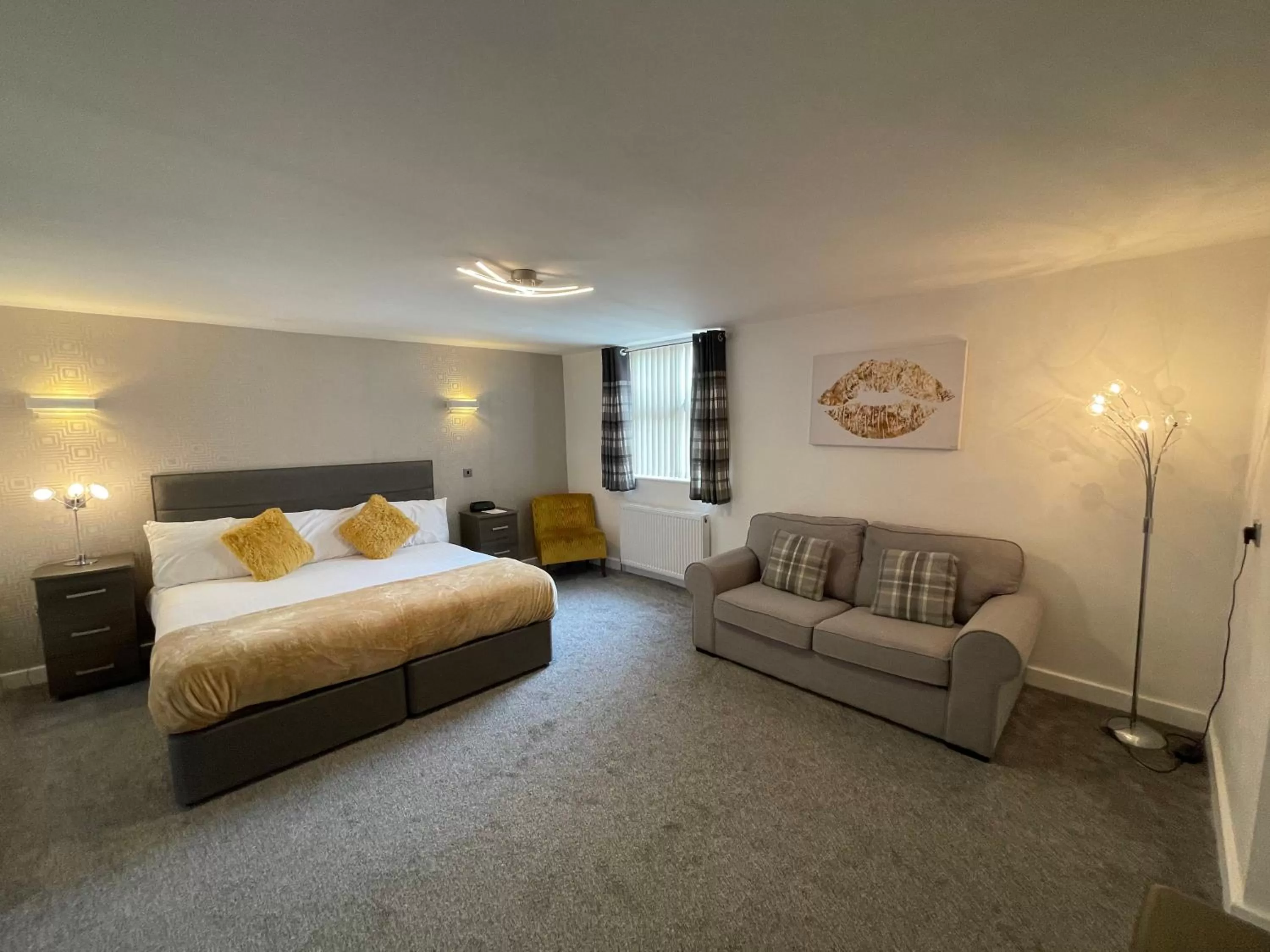 Bedroom, Bed in Ruskin Hotel