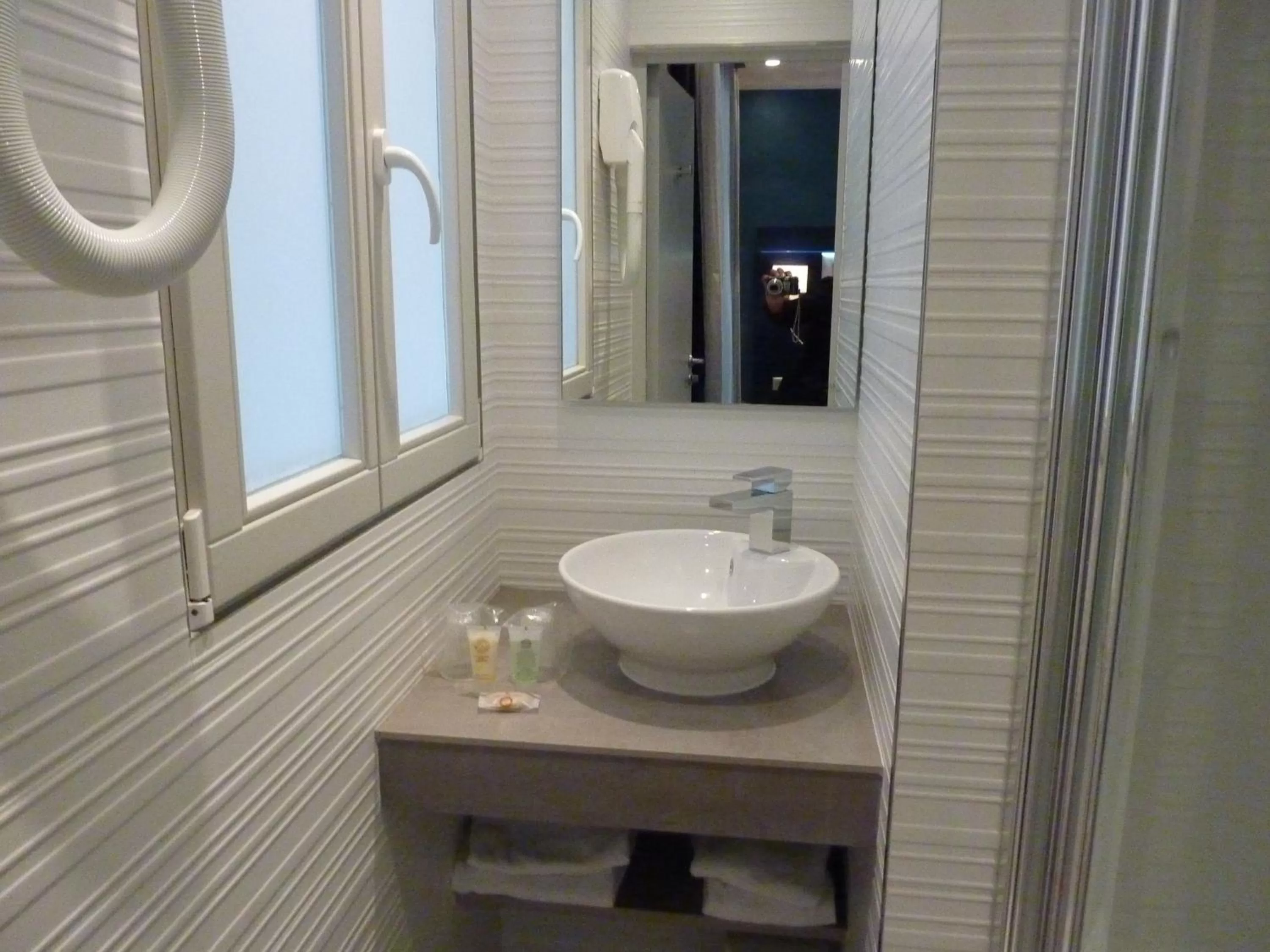 Bathroom in Prince Albert Montmartre