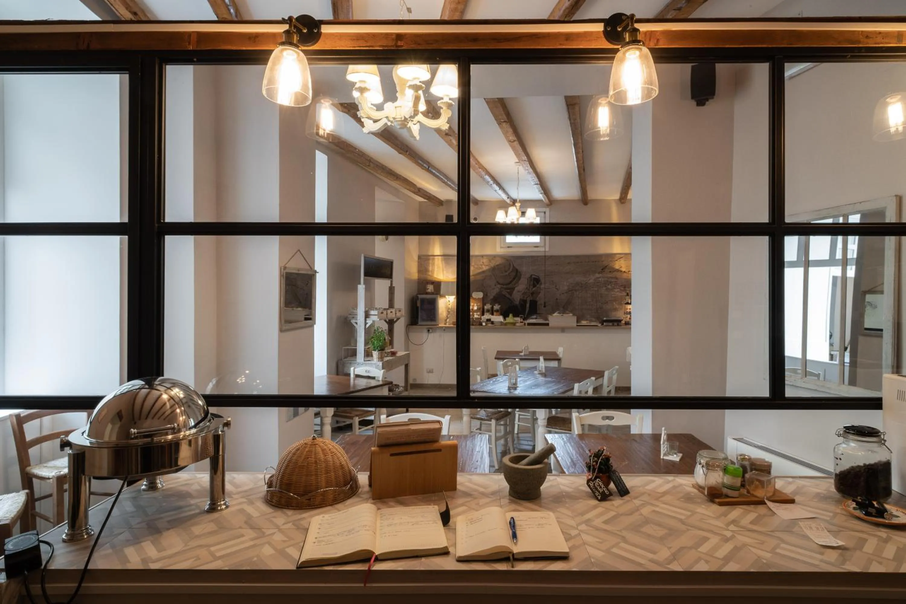 Restaurant/places to eat in Cas'E Charming House