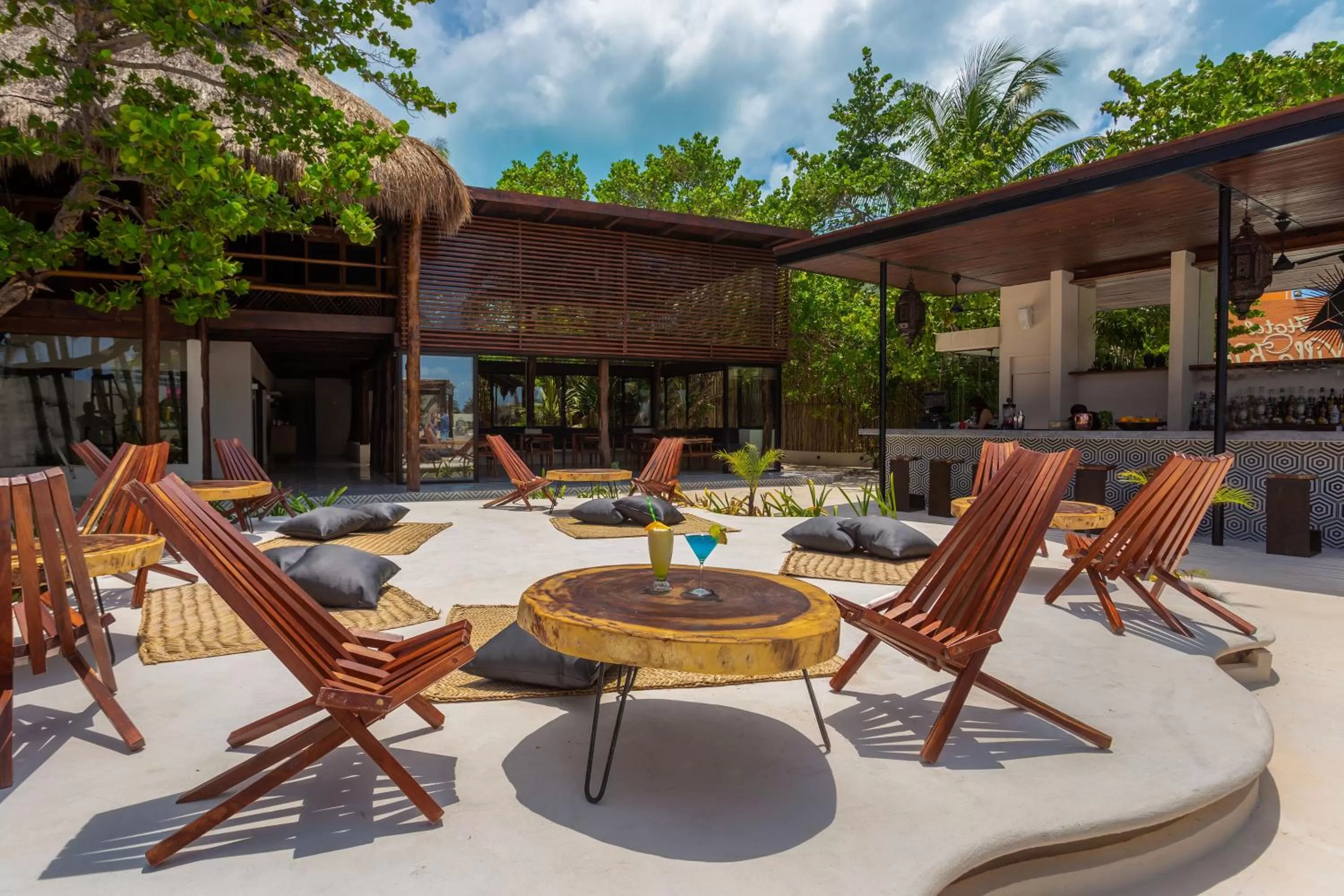 Restaurant/places to eat in Lotus Beach Hotel - Adults Only