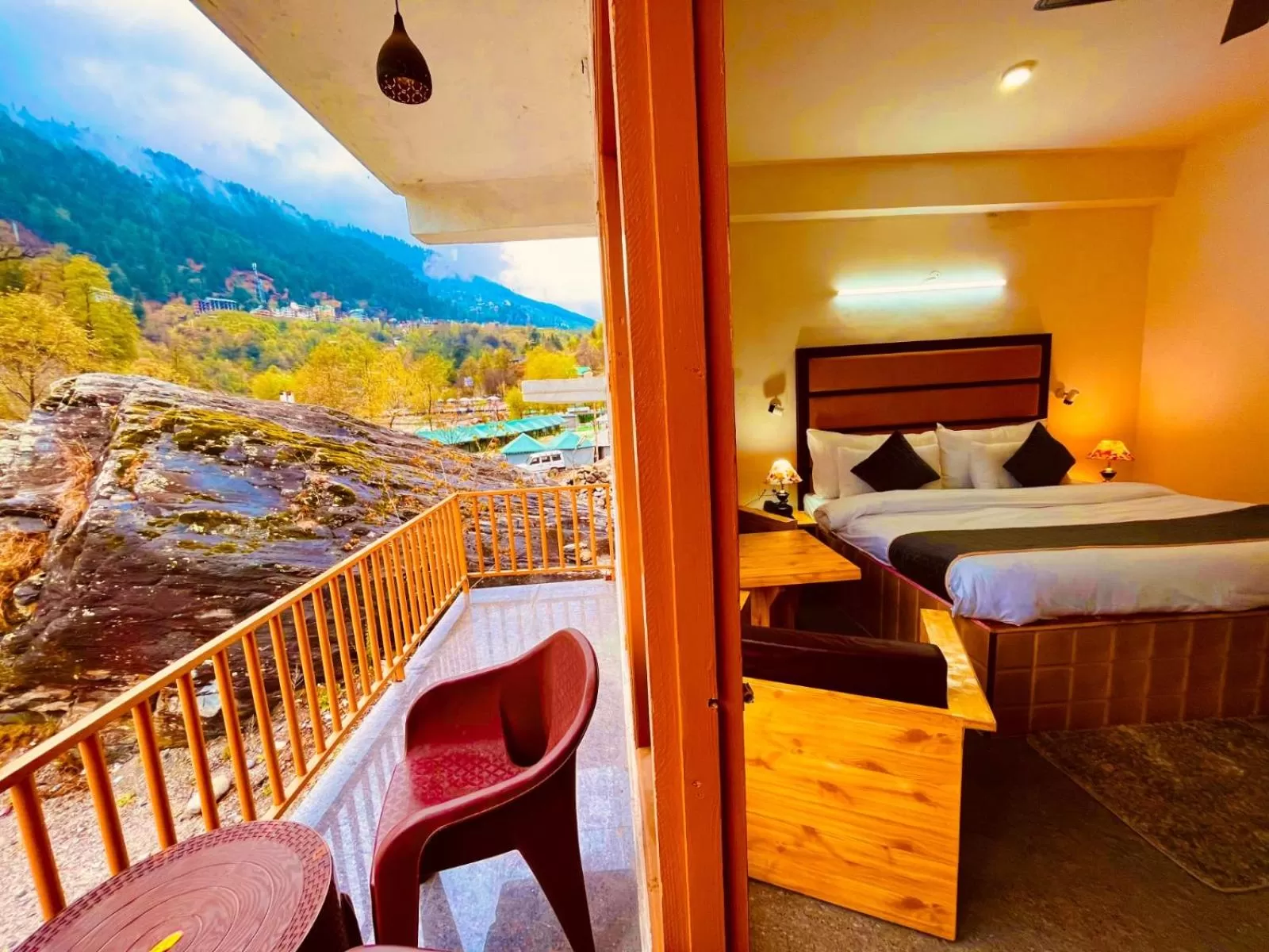 Himalayan Riverside Resort, Manali