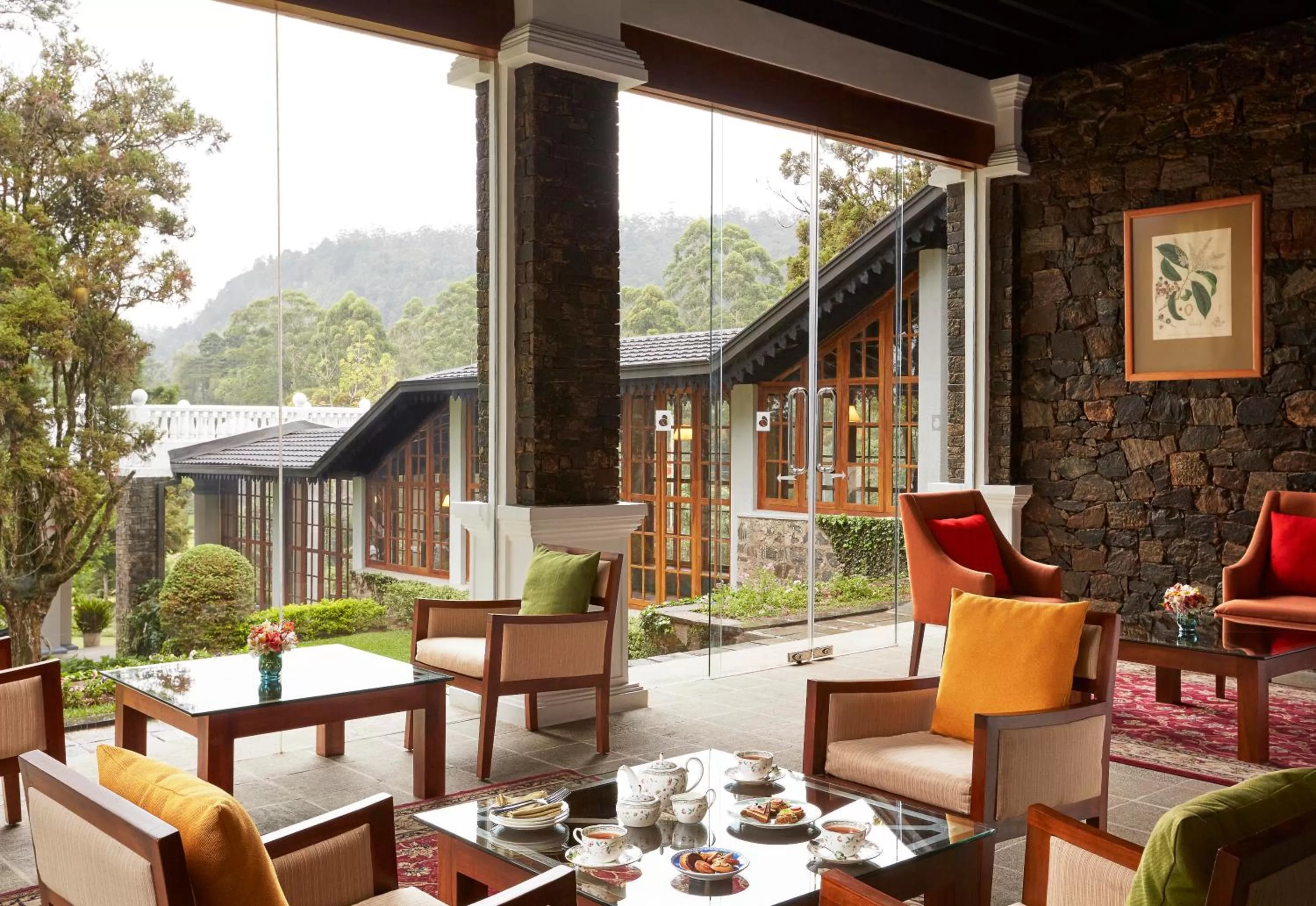 Communal lounge/ TV room in Jetwing St Andrew's