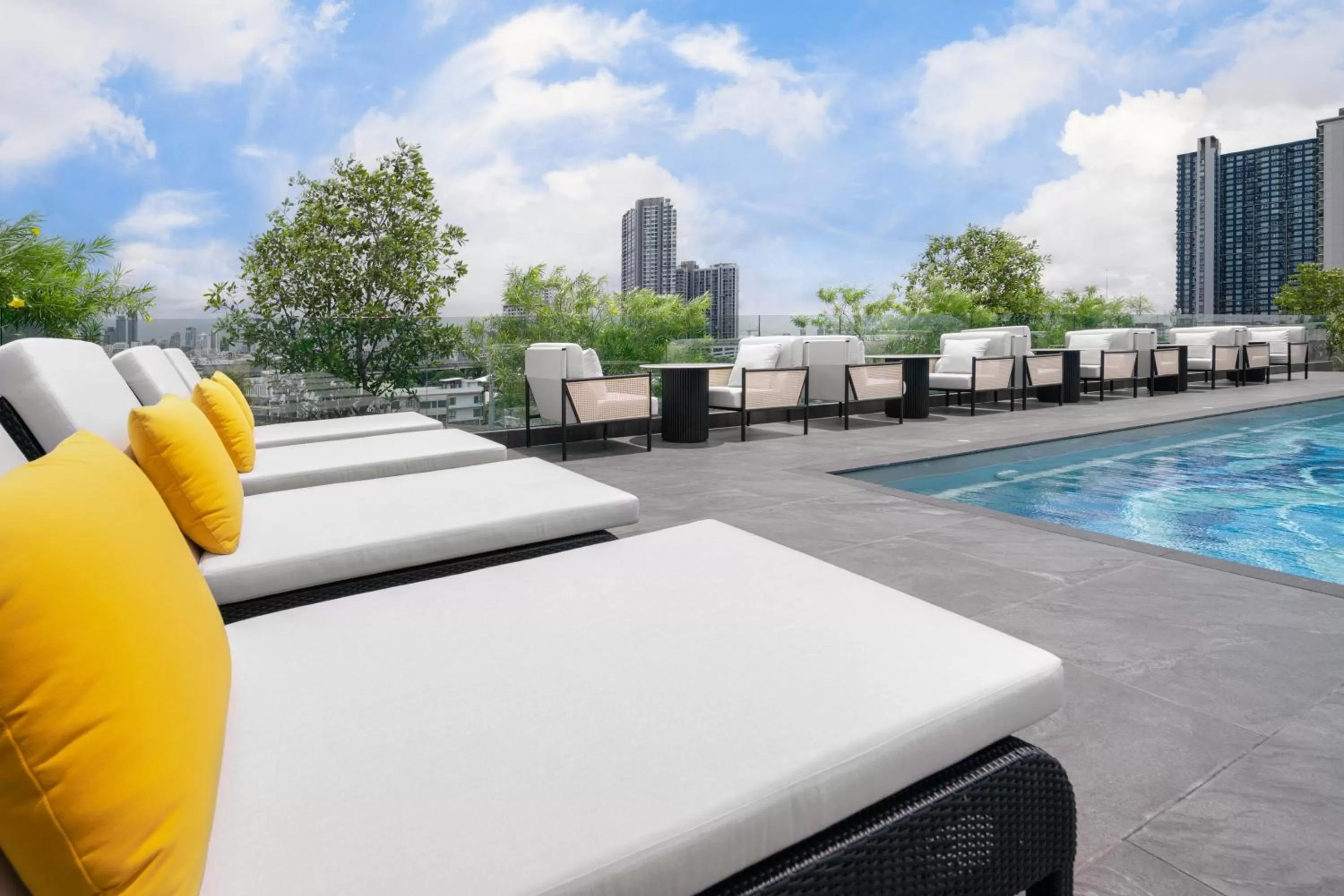 Swimming pool in Ramada Plaza by Wyndham Bangkok Sukhumvit 48
