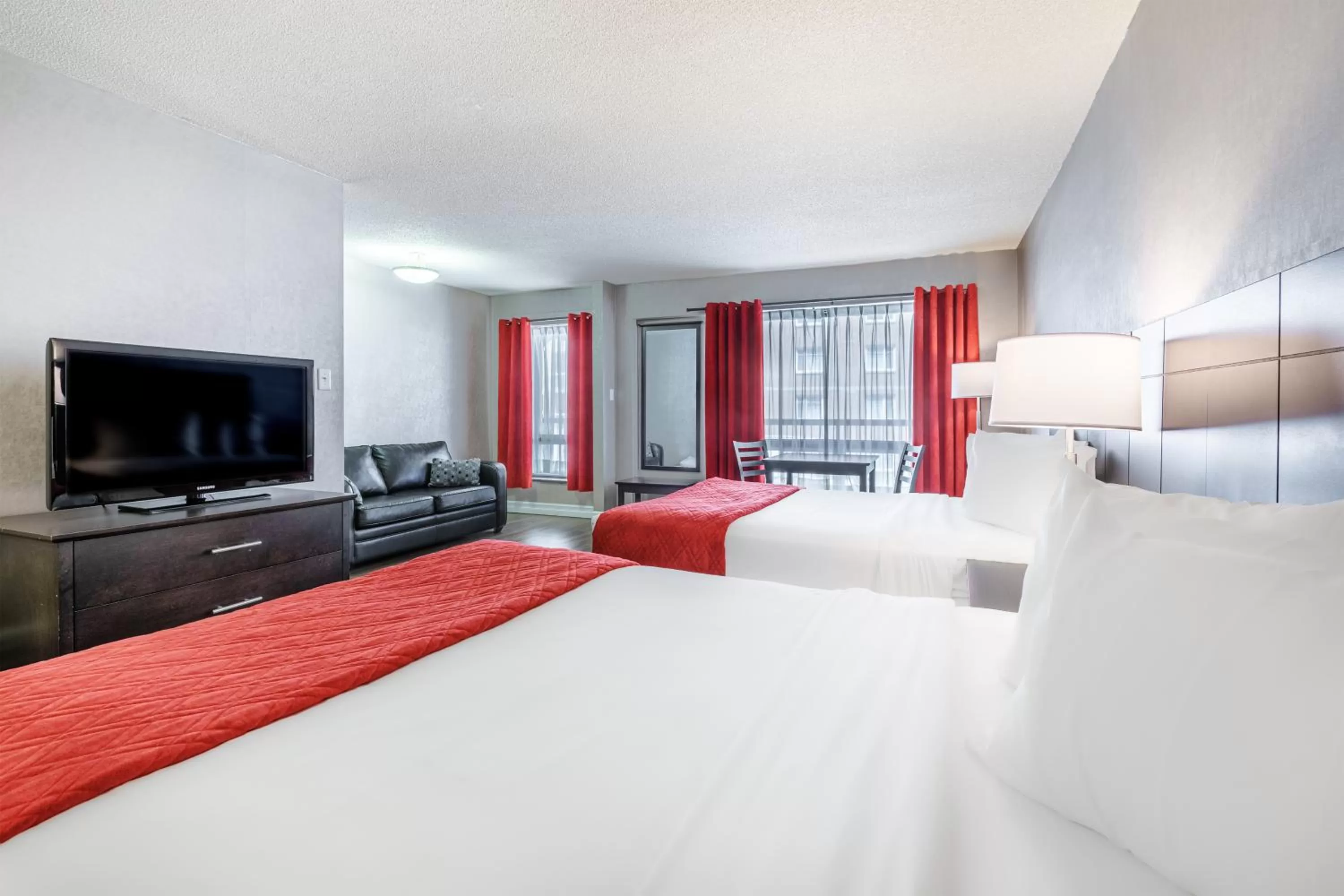 Living room, Bed in Hotel Universel