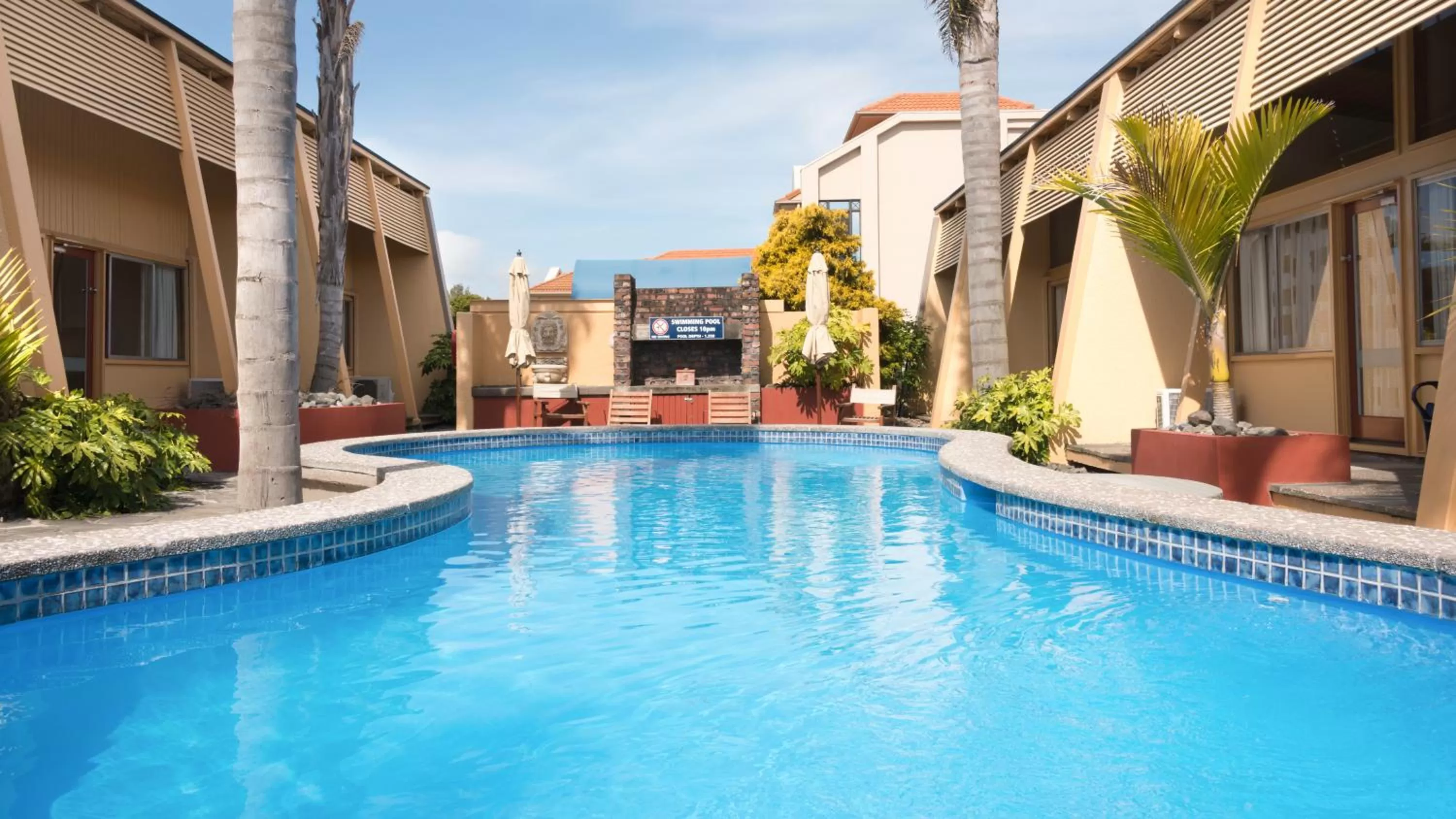 Day in Oasis Beach Motel