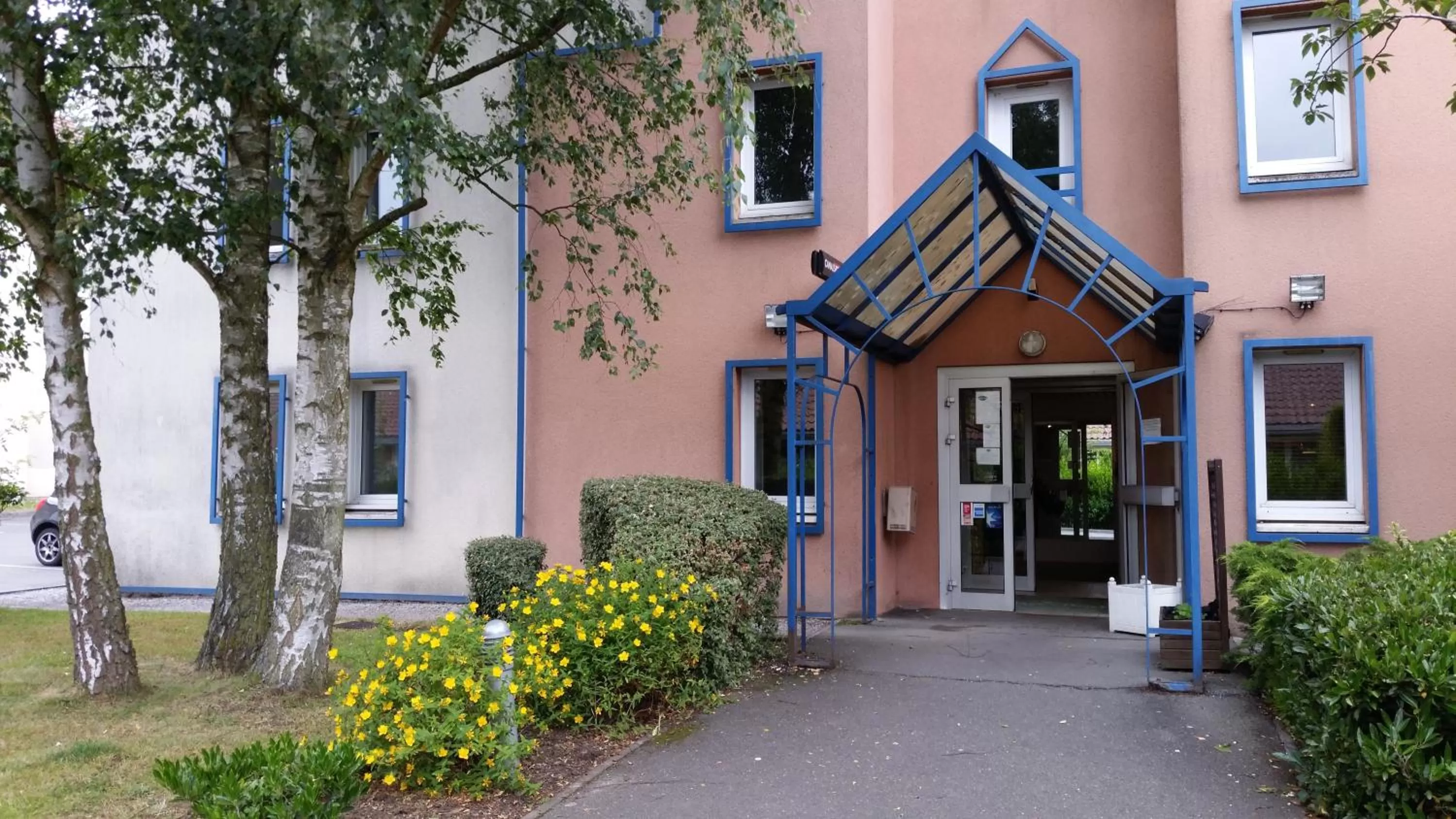 Facade/entrance in Mister Bed Lomme