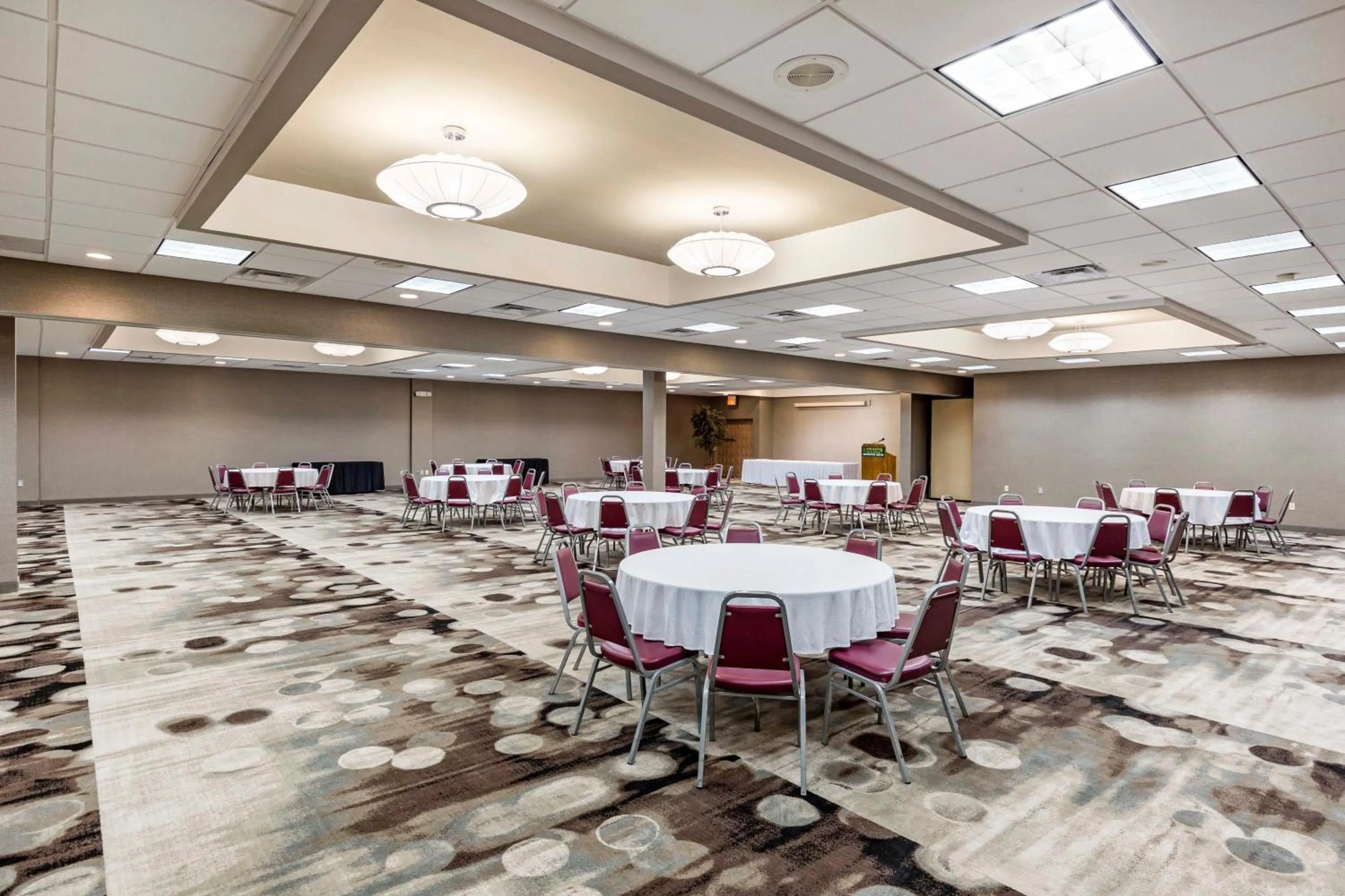 Lamplighter Inn and Suites - North