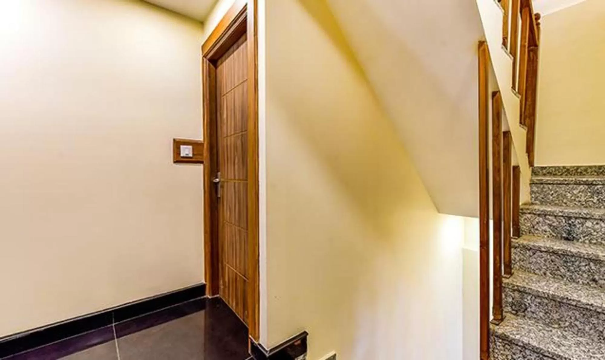 Lobby or reception in FabHotel Clock View 500M From The Mall Road