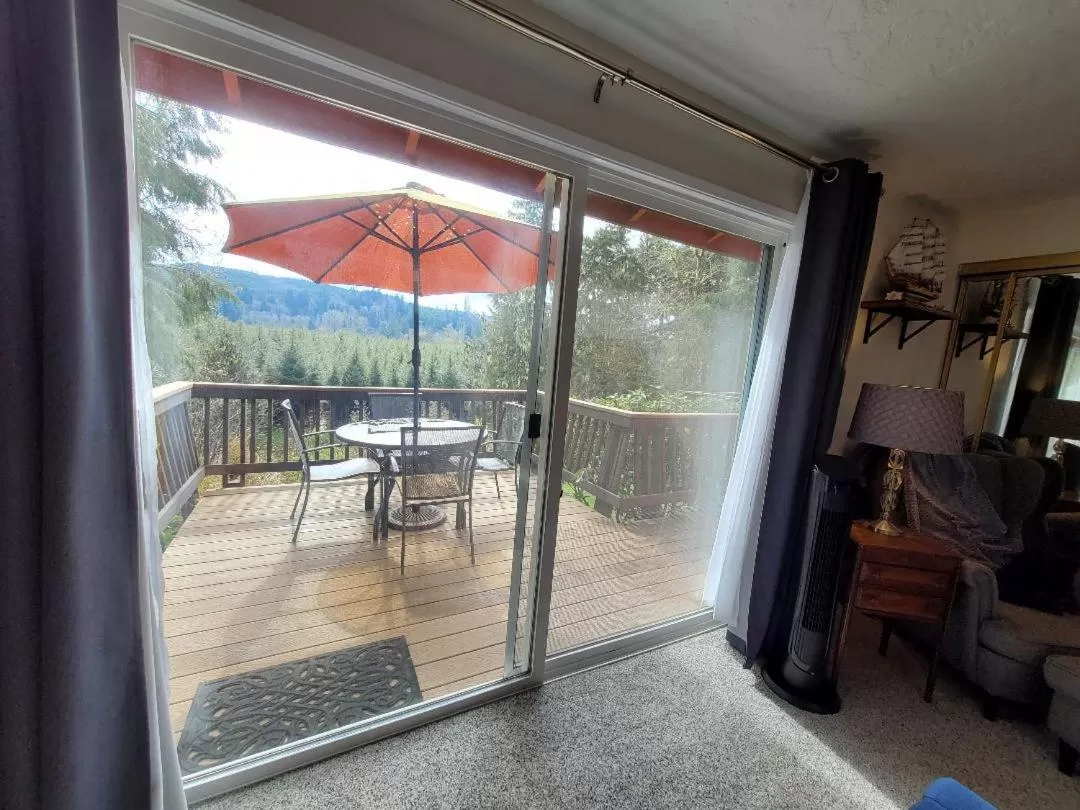 Patio in Misty Valley Inn