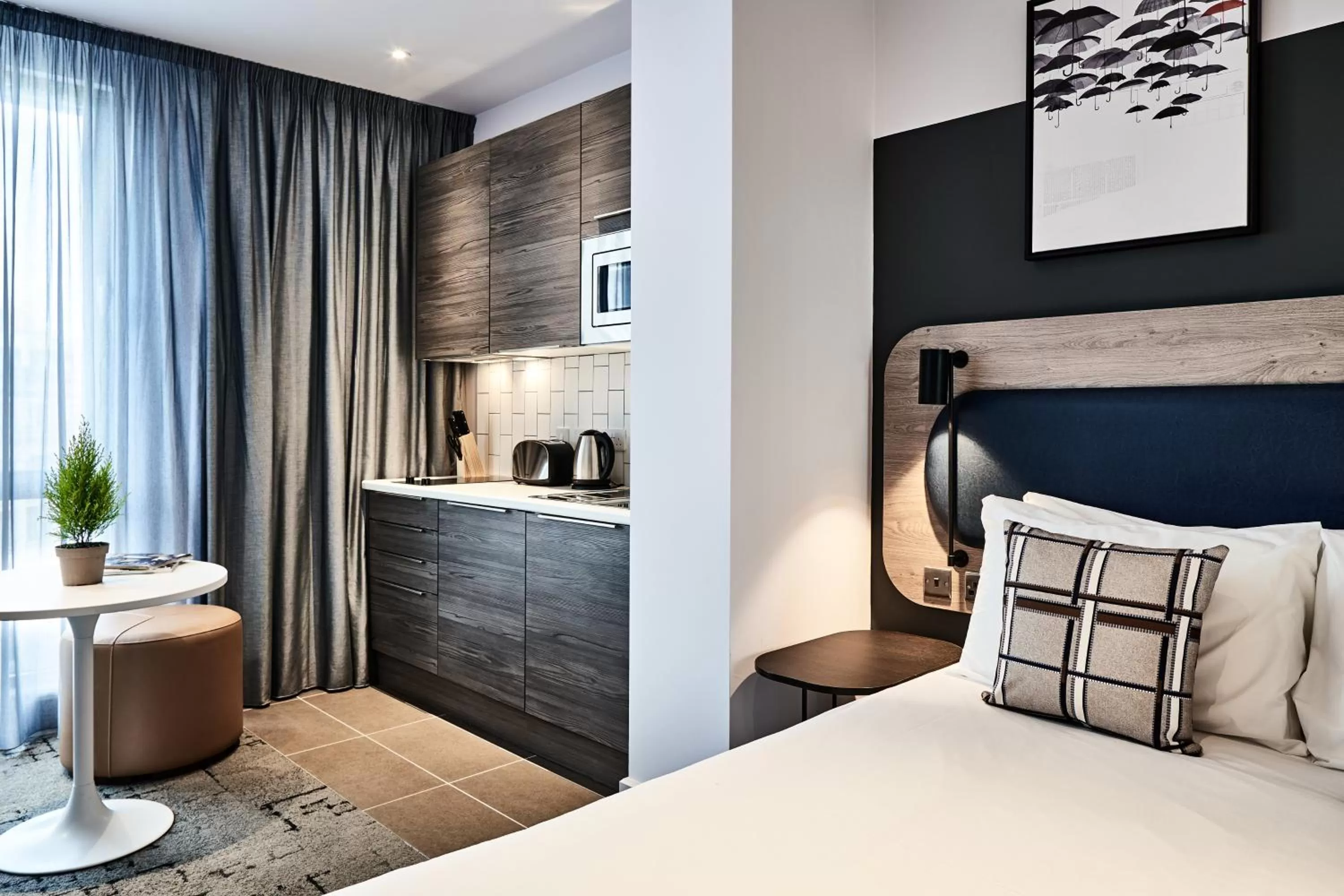 Living room, Bed in Citadines City Centre Liverpool