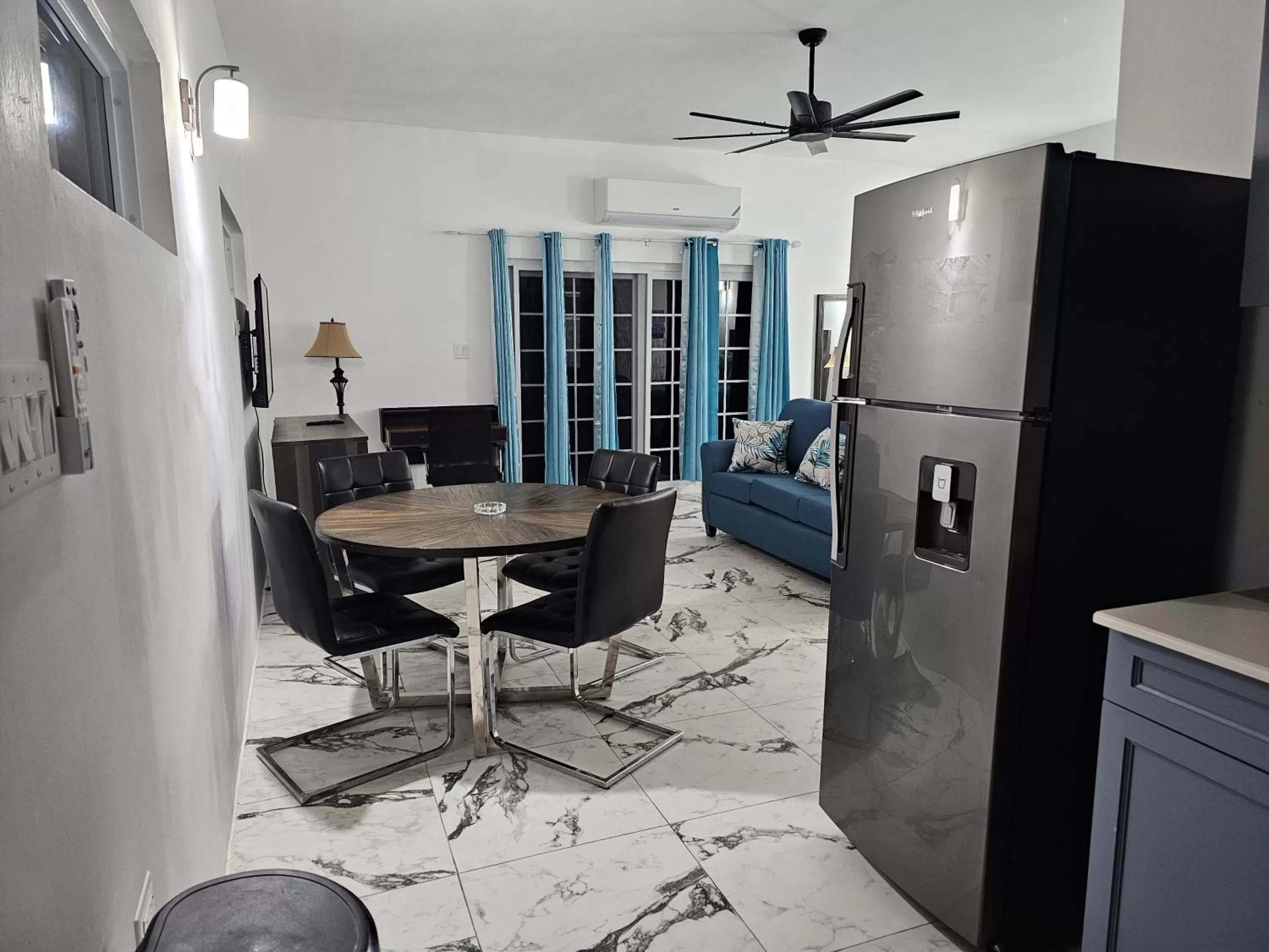 Seating area in Roots Cafe Rooms