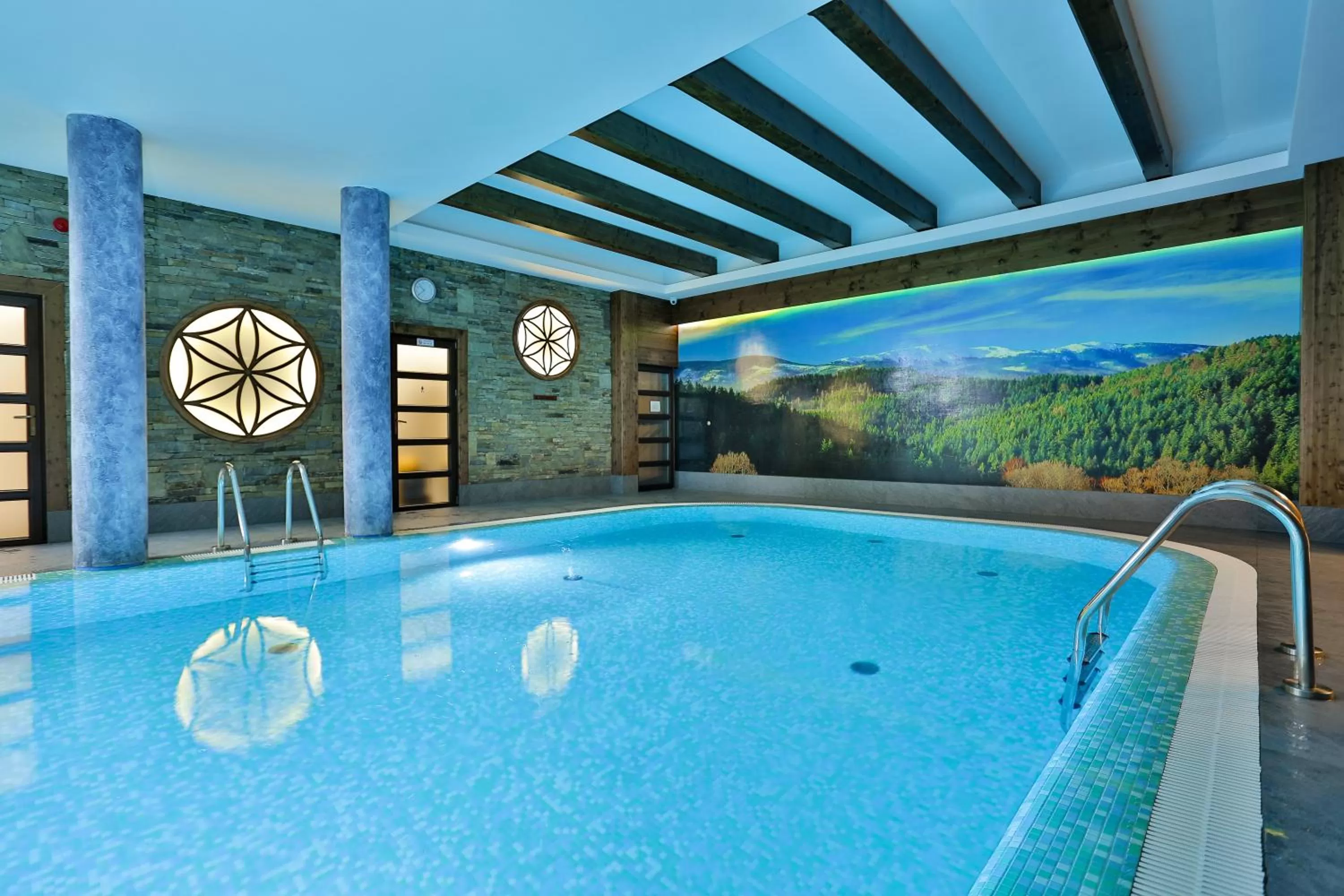 Swimming pool in Hotel&SPA Jawor