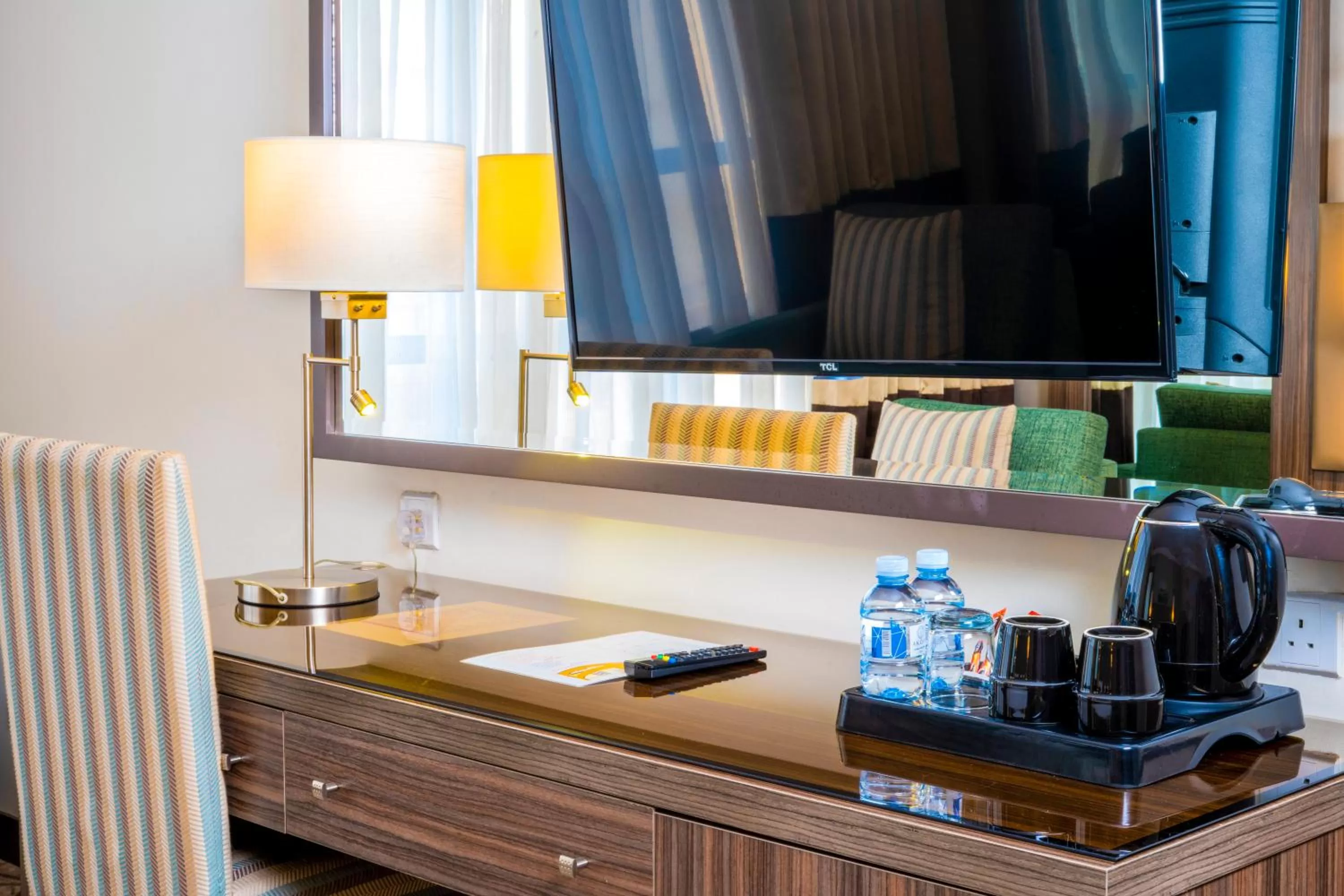 Coffee/tea facilities in Aquila Al Hamra Hotel