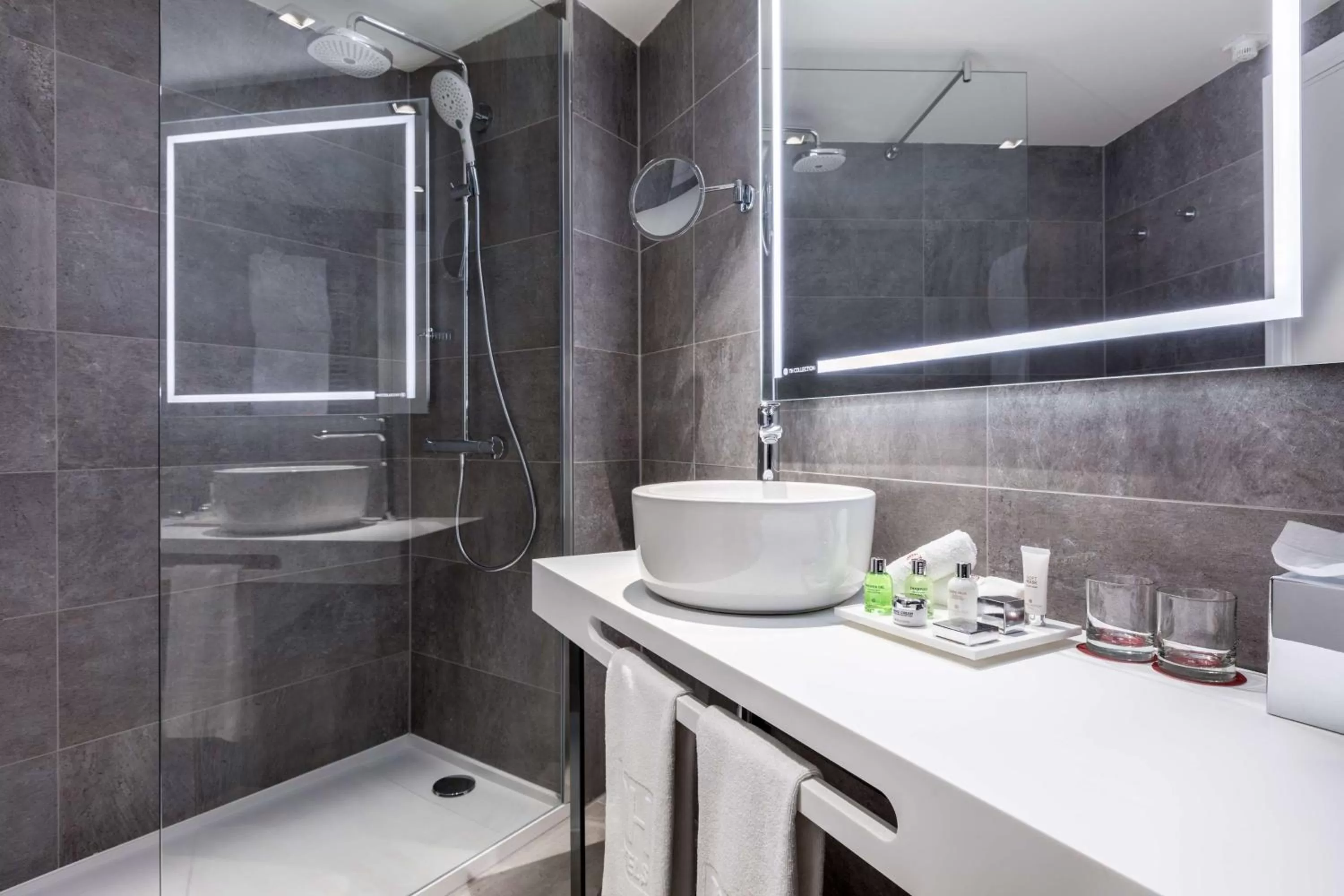 Family Room with View in NH Collection Brussels Grand Sablon