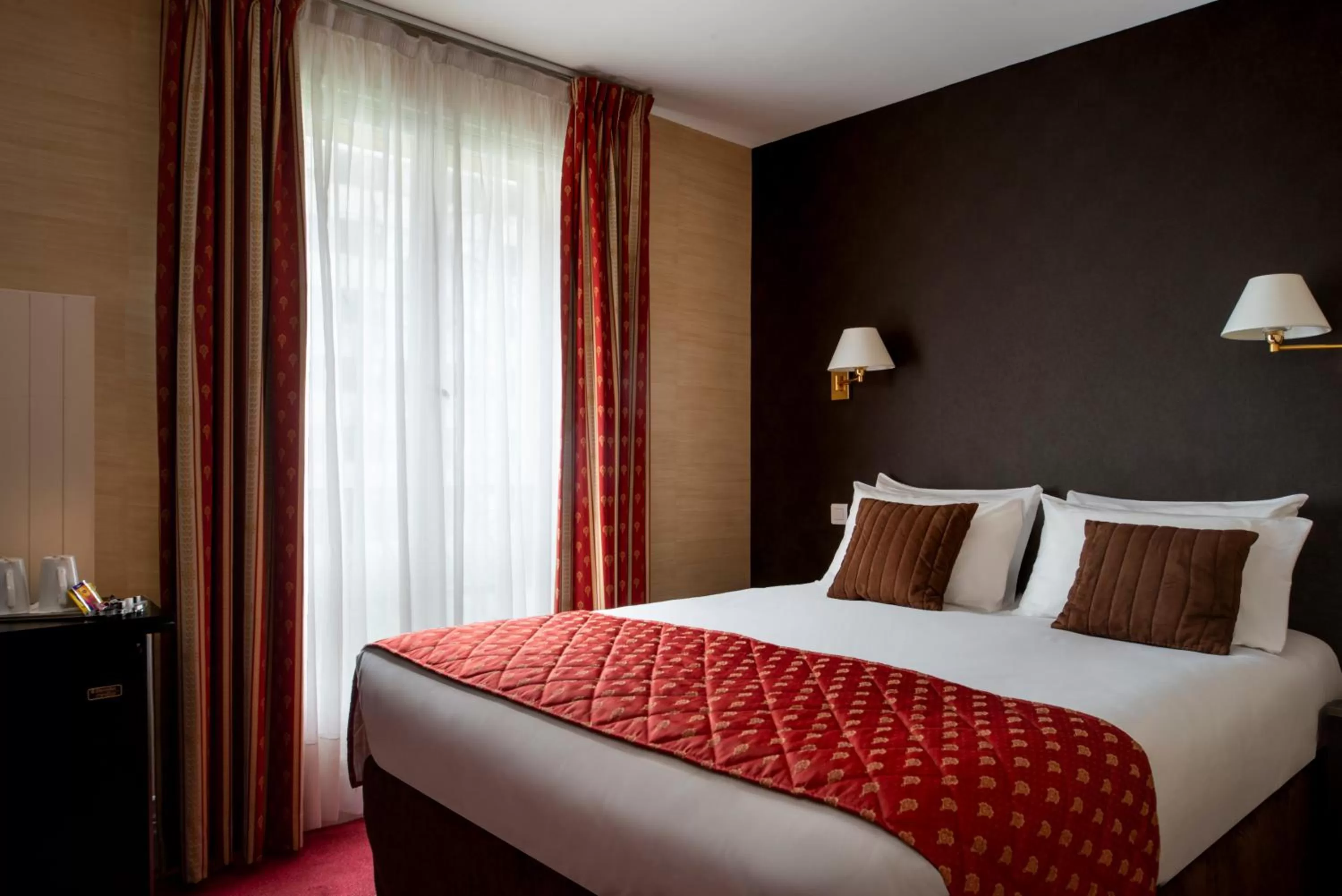 Bed in Abaca Messidor by Happyculture