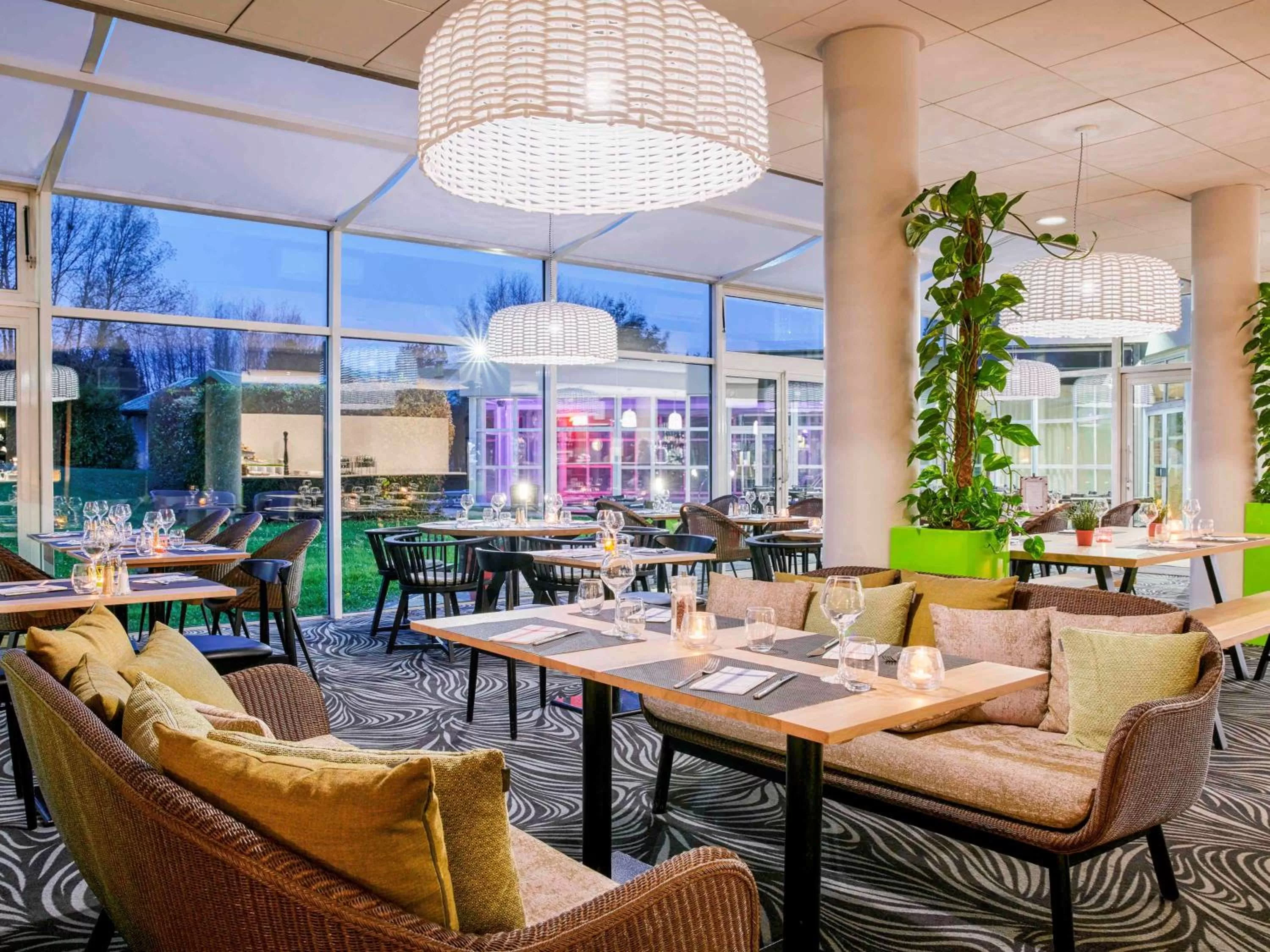 Property building in Novotel Senart Golf De Greenparc