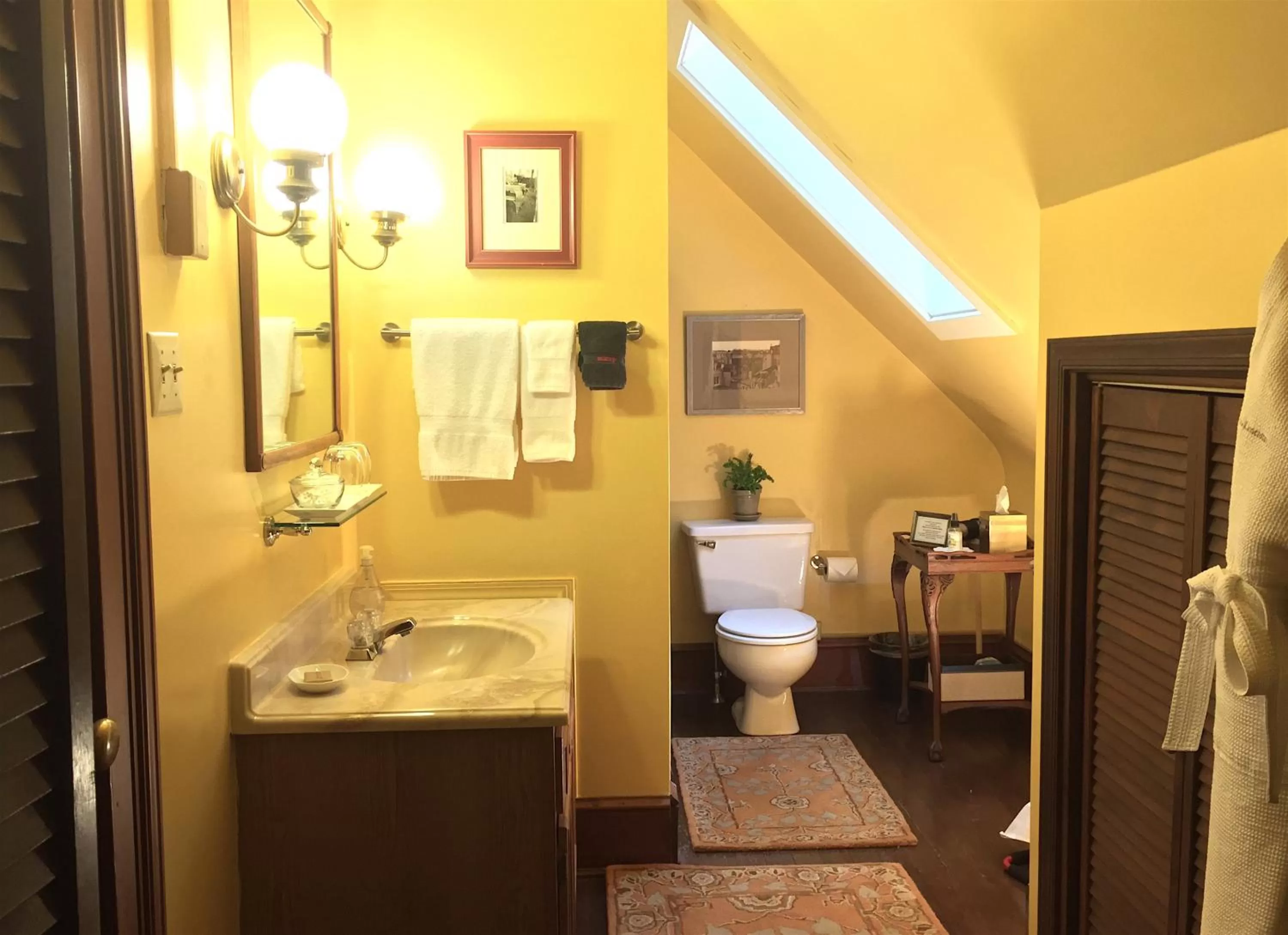 Bathroom in The Lancaster Bed and Breakfast