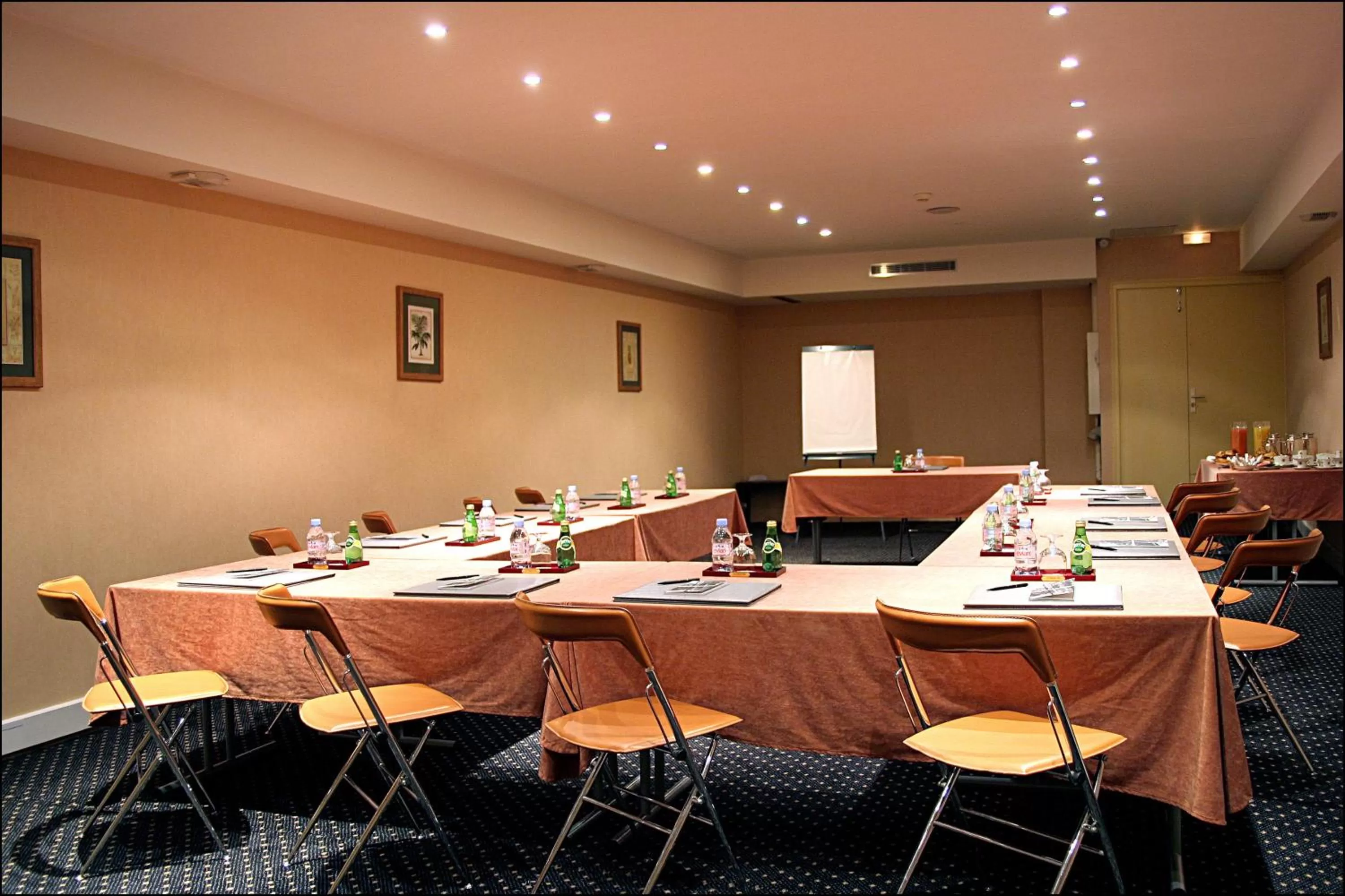 Business facilities in Villa Lutèce Port Royal