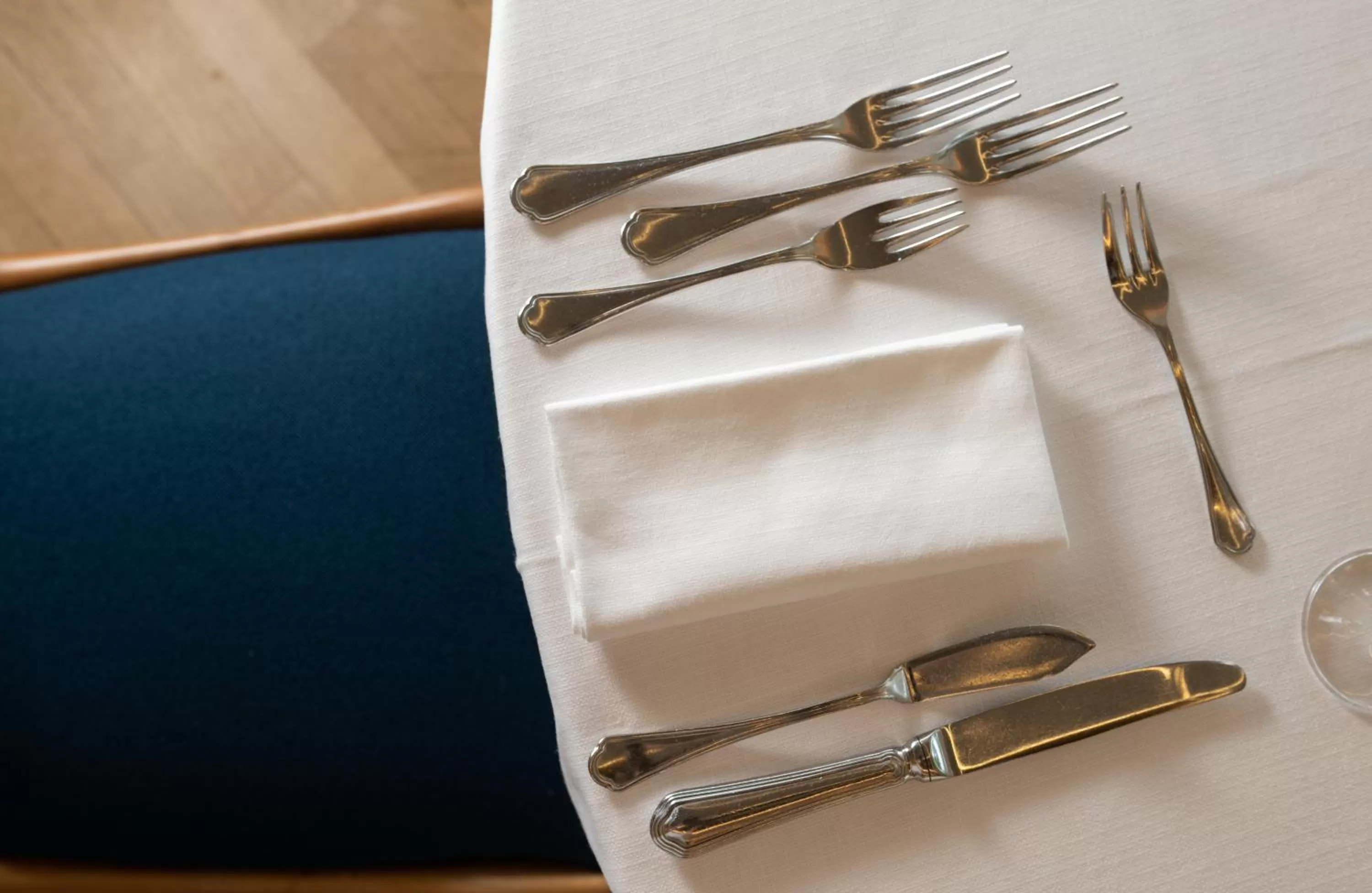 Restaurant/places to eat in Hotel Royal Continental