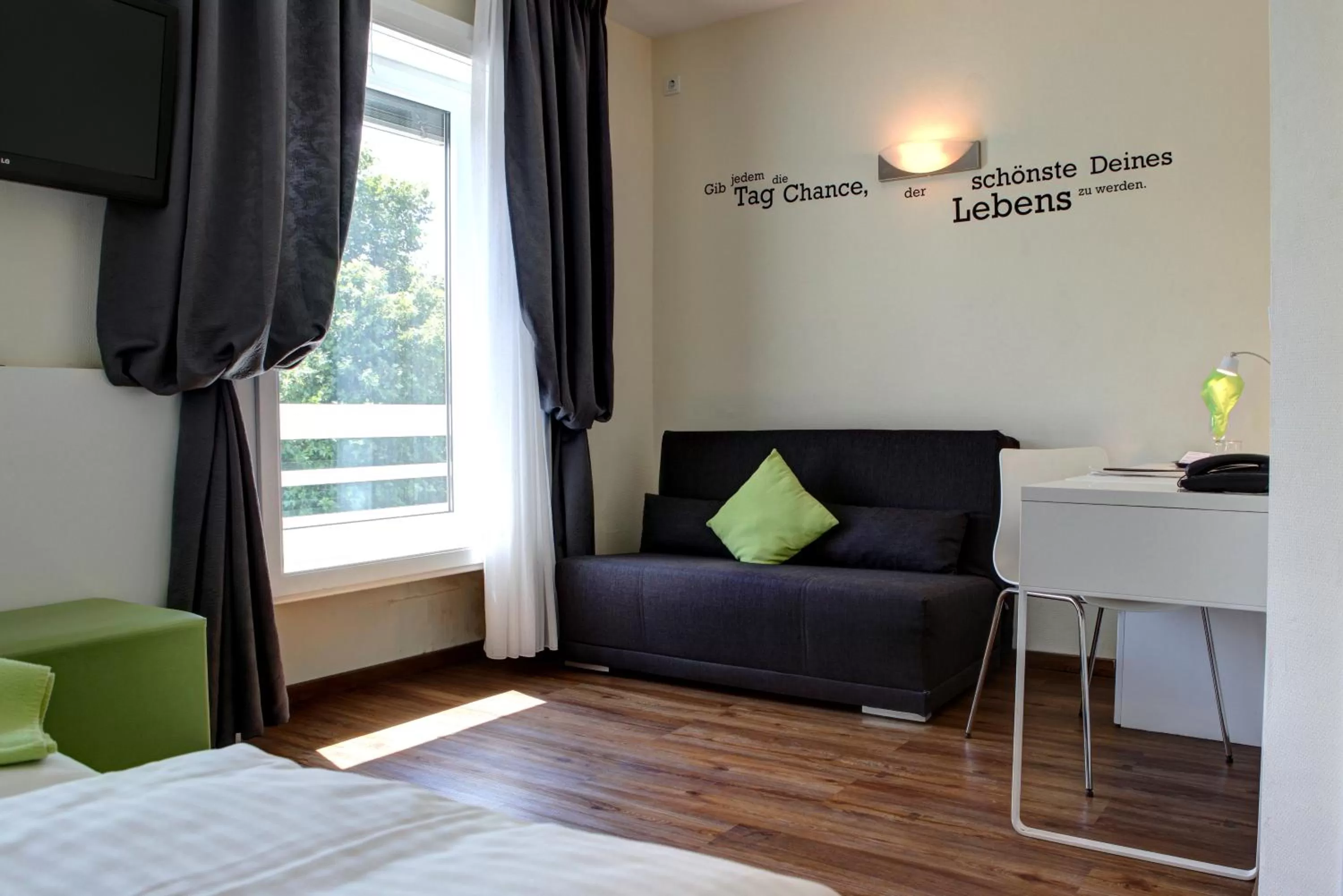 Photo of the whole room, Bed in Gartenstadt Hotel