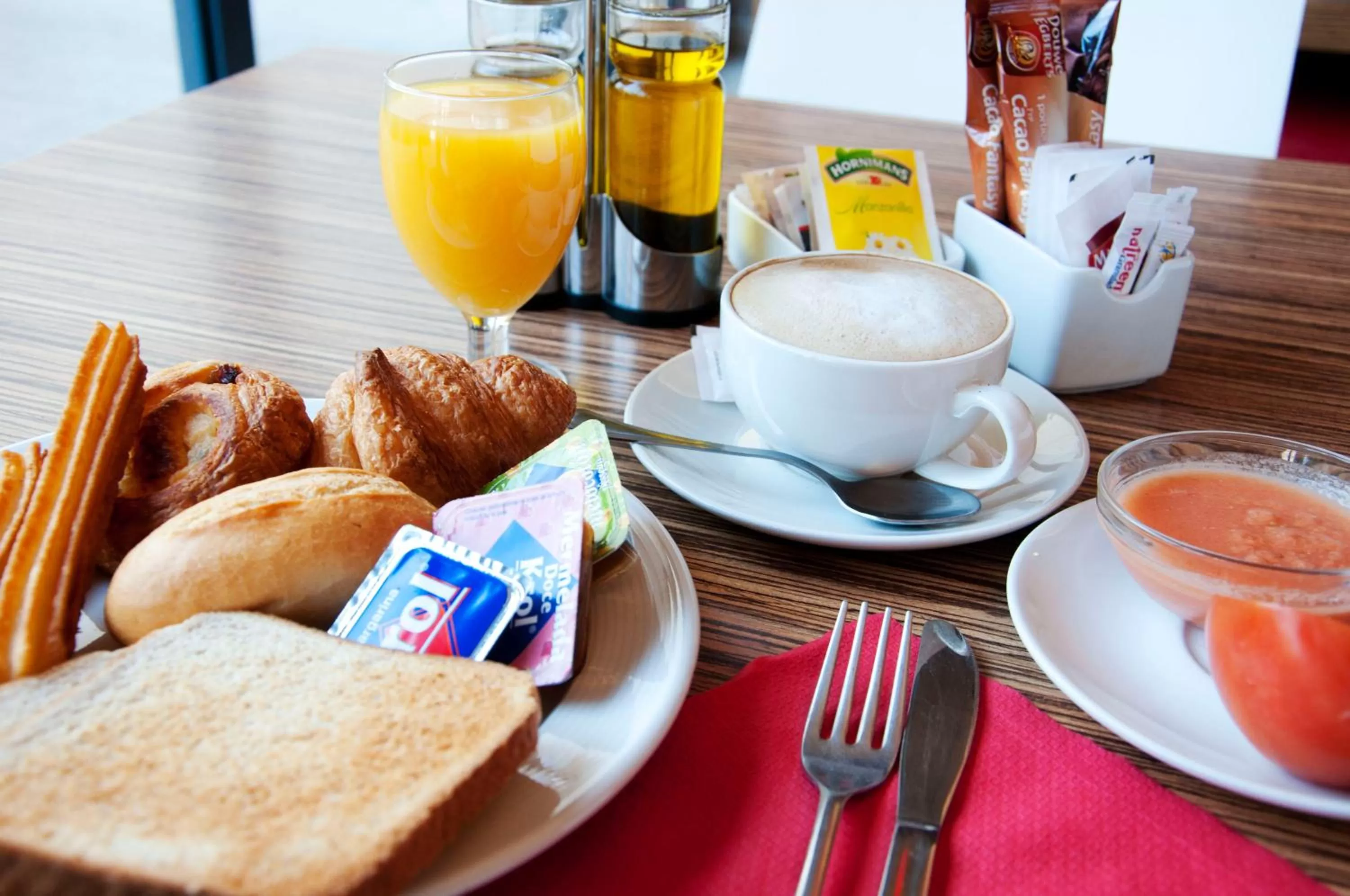 Buffet breakfast in Travelodge Torrelaguna