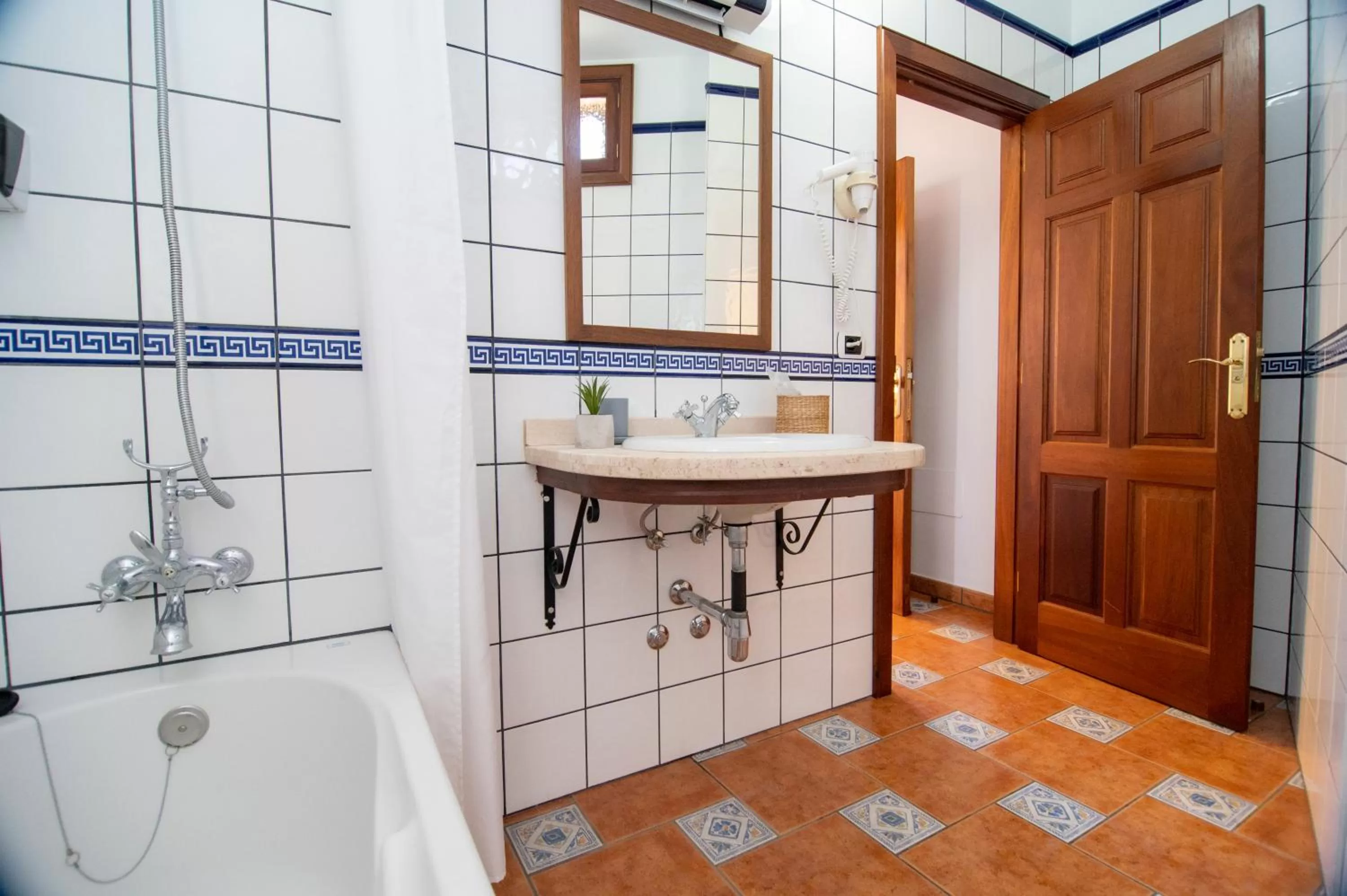 Bathroom in Hotel El Tejar & Spa