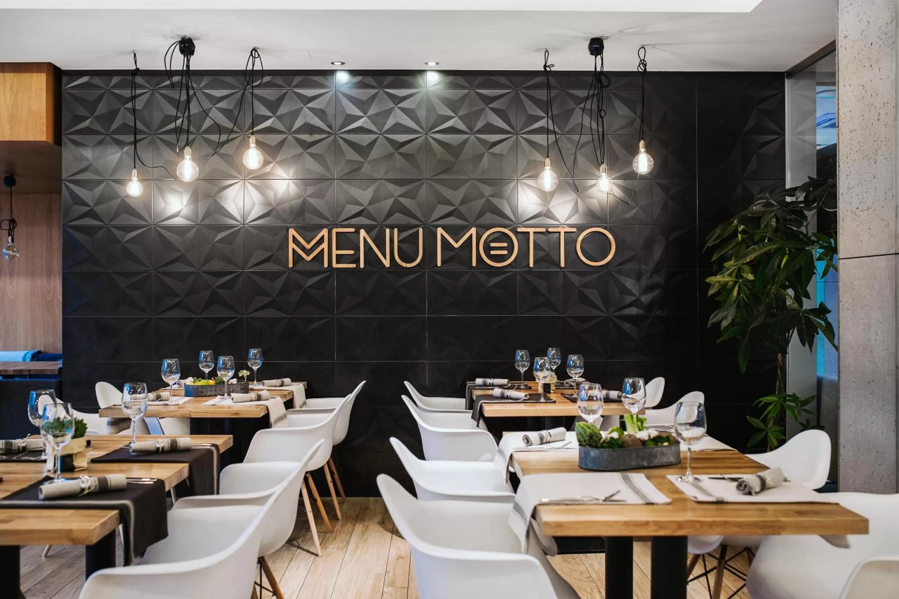 Restaurant/places to eat in Invite