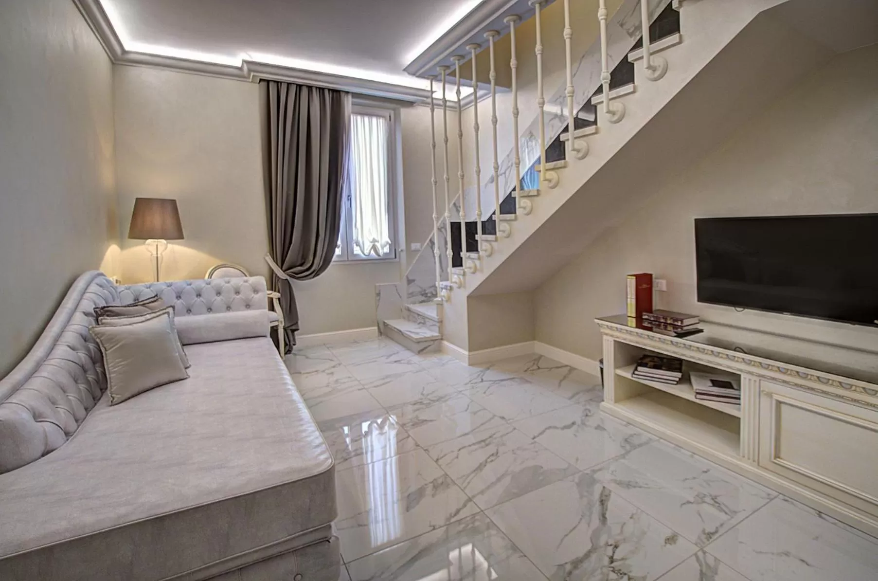 TV and multimedia in The Moon Boutique Hotel & Spa