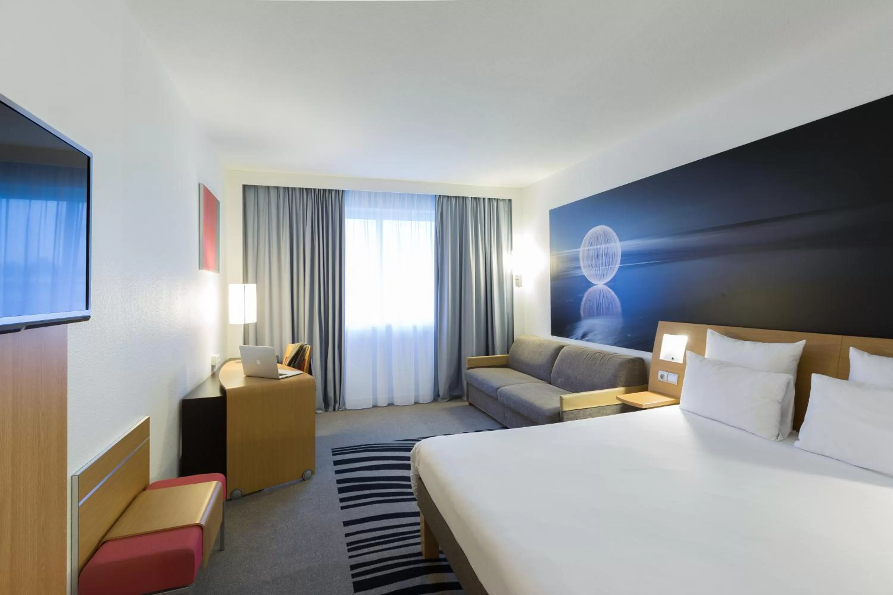 Superior Double Room with Sofa in Novotel Poitiers Site du Futuroscope