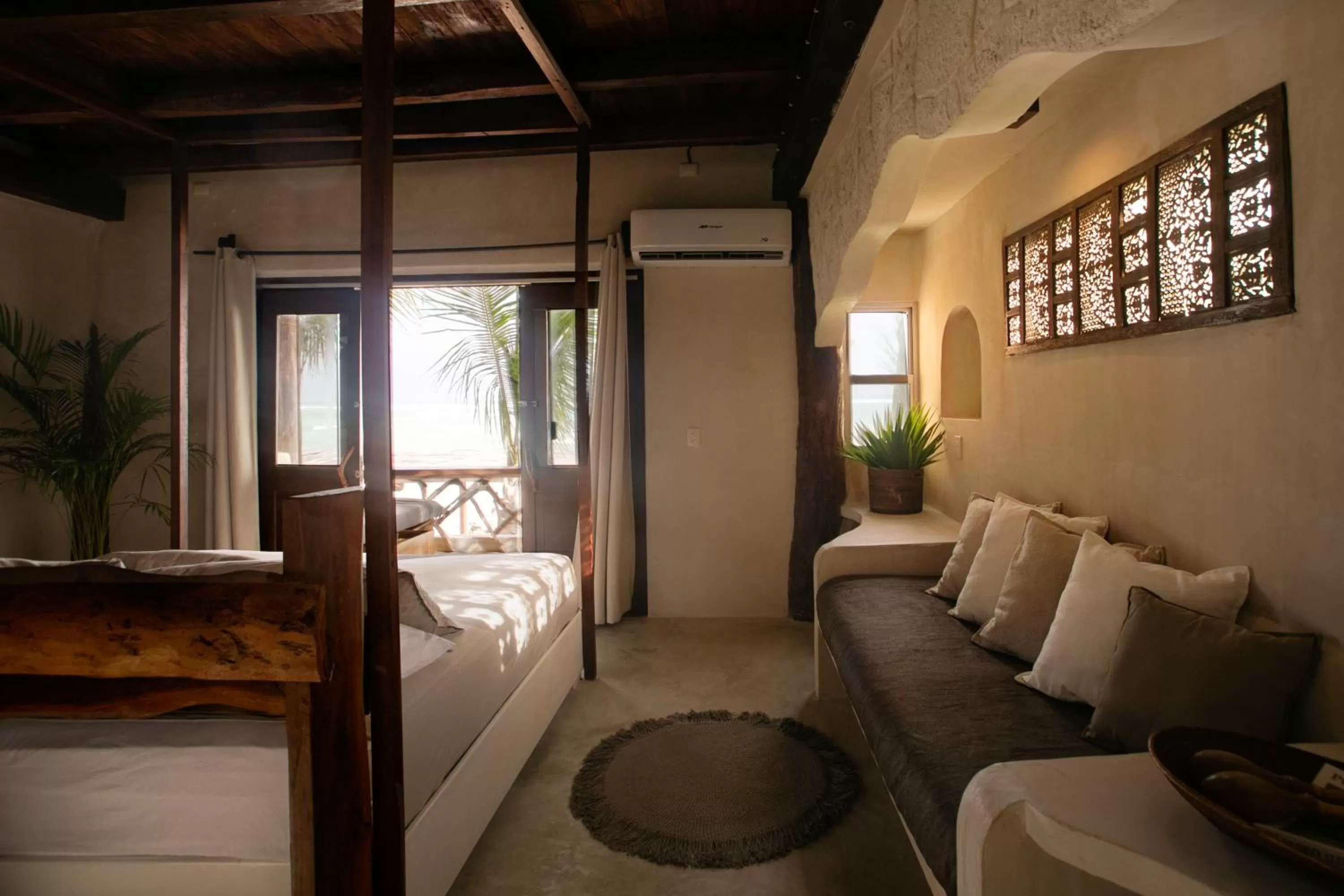 Photo of the whole room, Bed in Amansala Resort