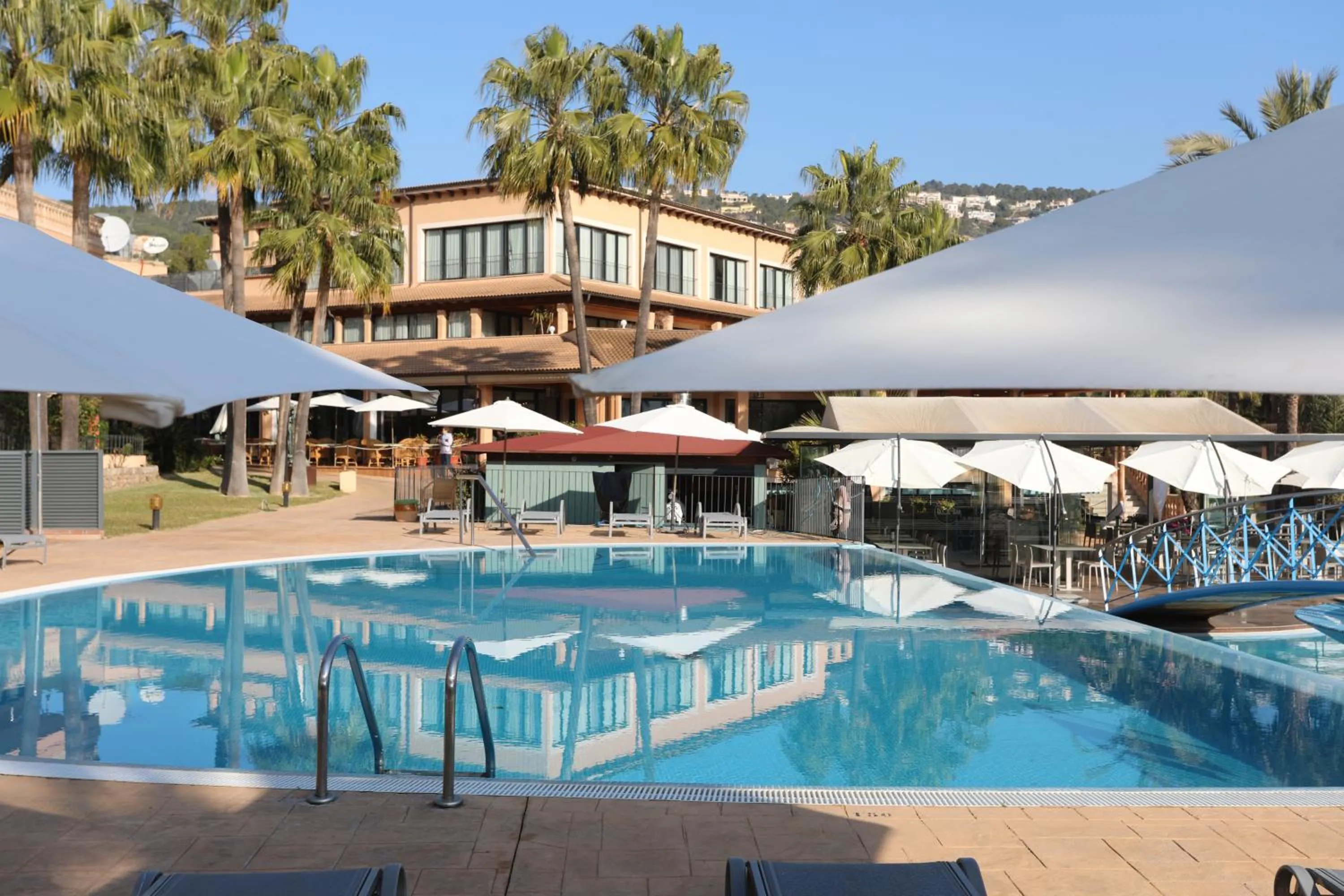 Swimming pool in Mon Port Hotel & Spa