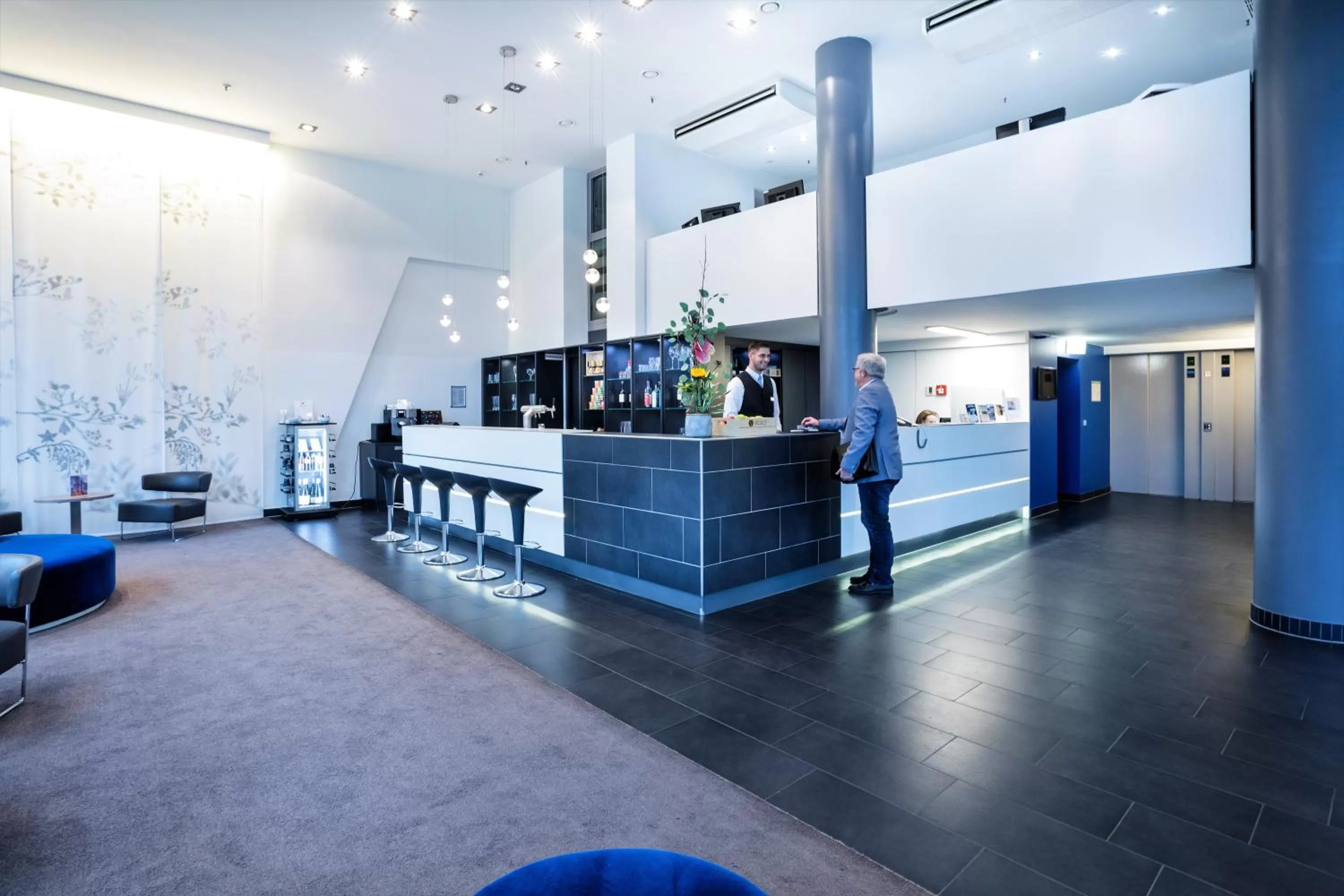 Lobby or reception in Garner Hotel Berlin - Spandau by IHG