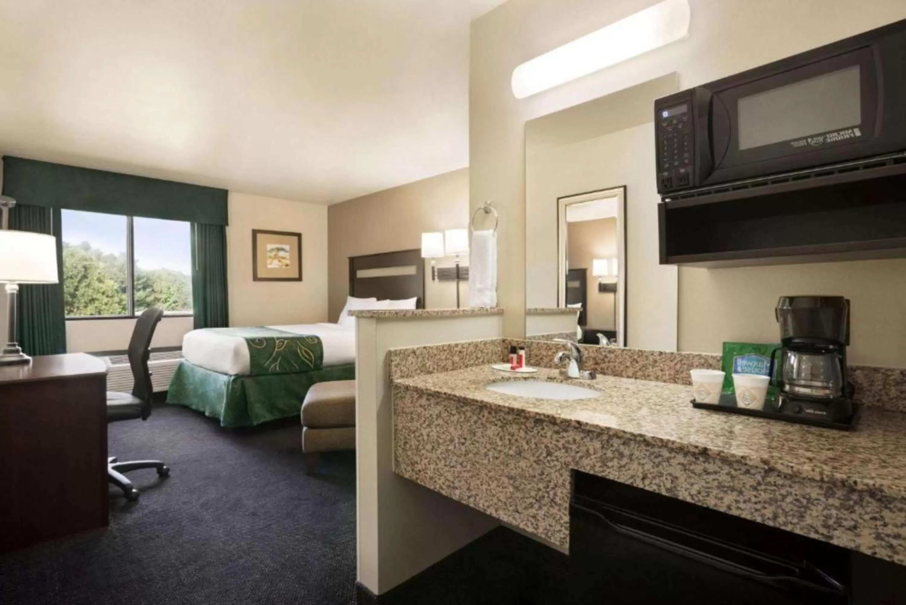 Bed in Travelodge by Wyndham Brunswick near Fredrick