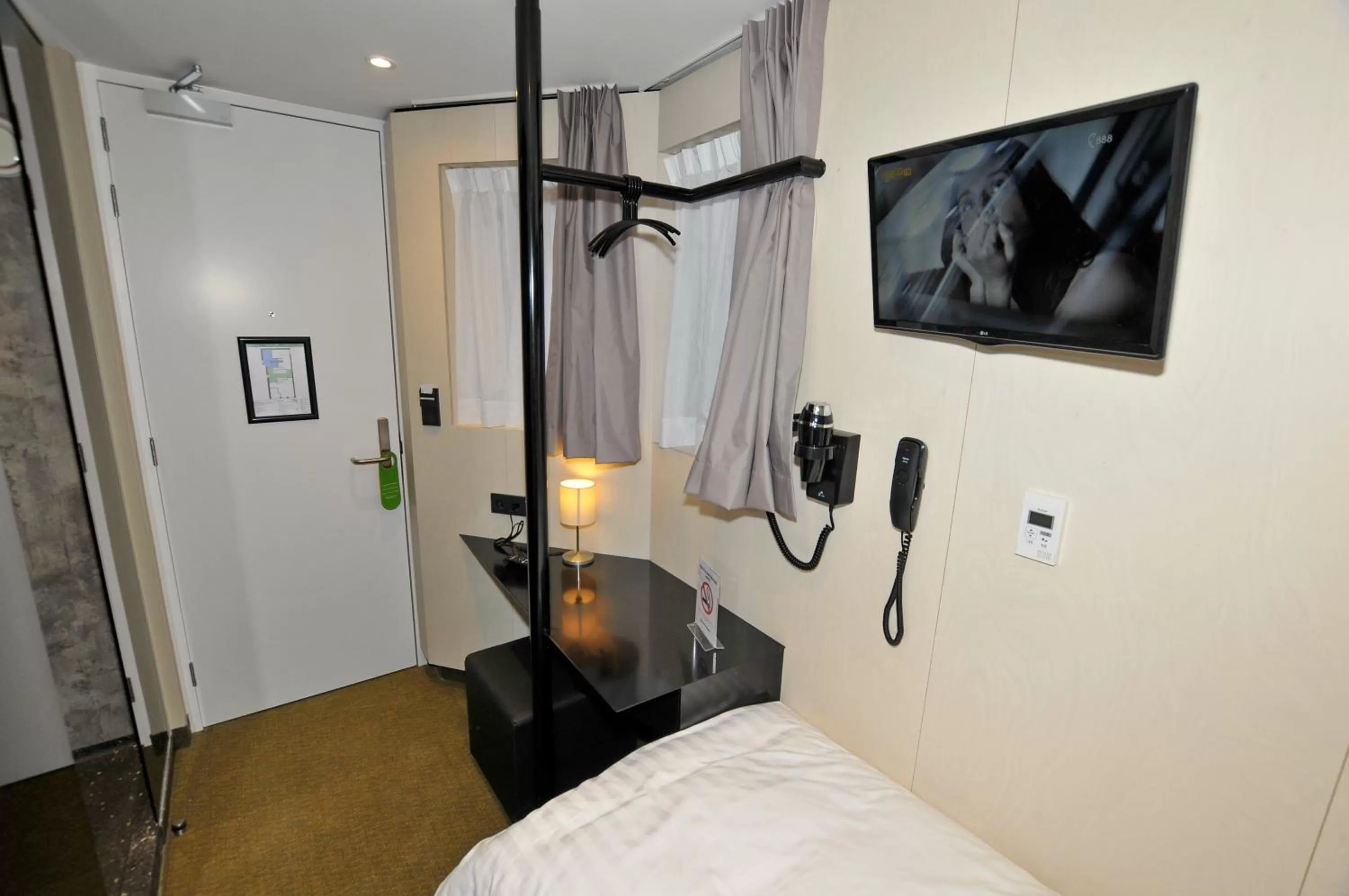Bedroom, Bed in Cityview Hotel