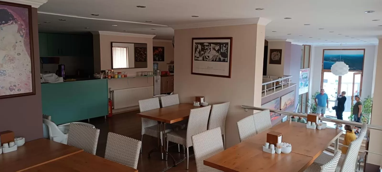 Communal lounge/ TV room in Hotel Crowded House