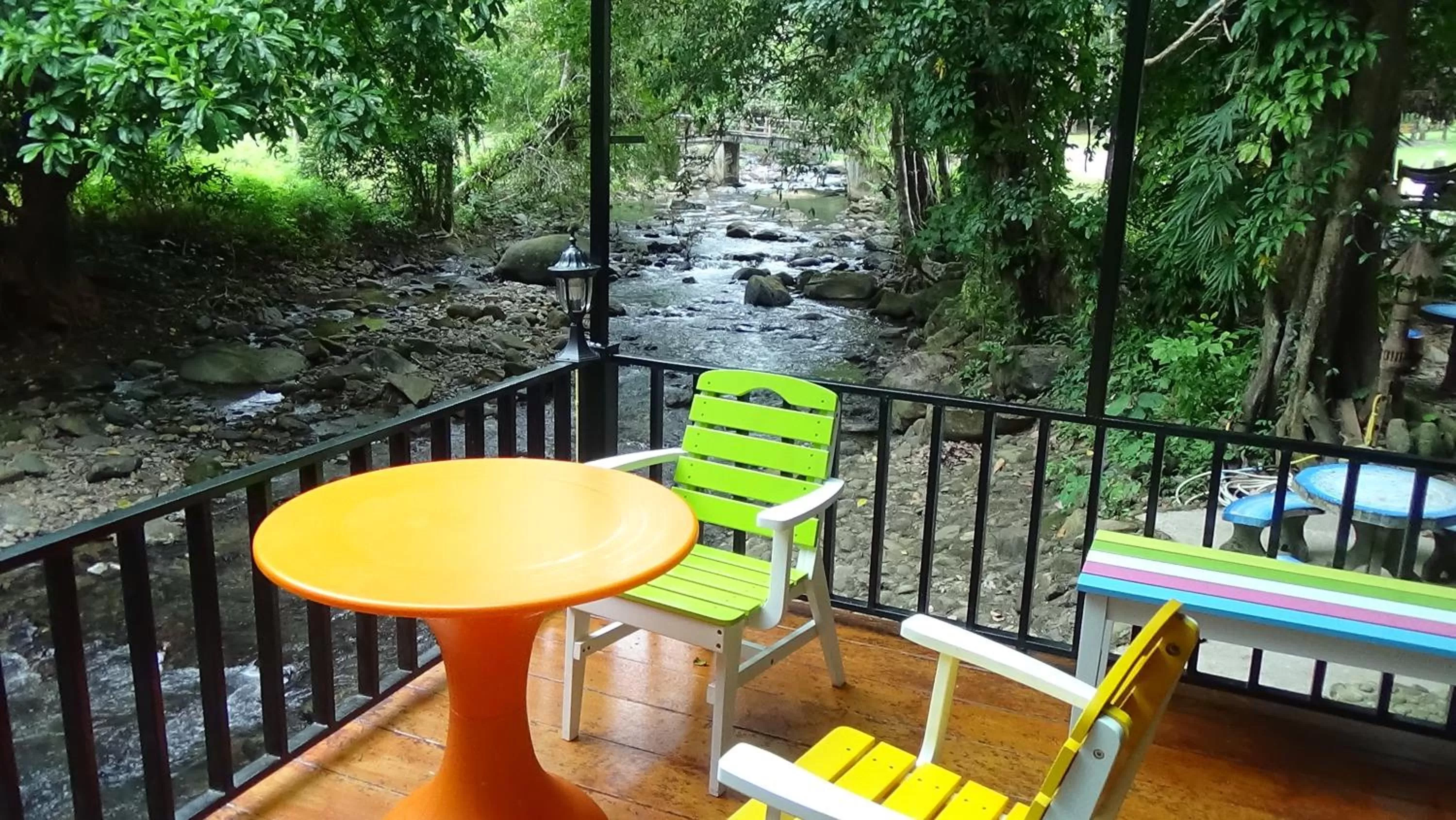 Restaurant/places to eat in Tree Tops River Huts