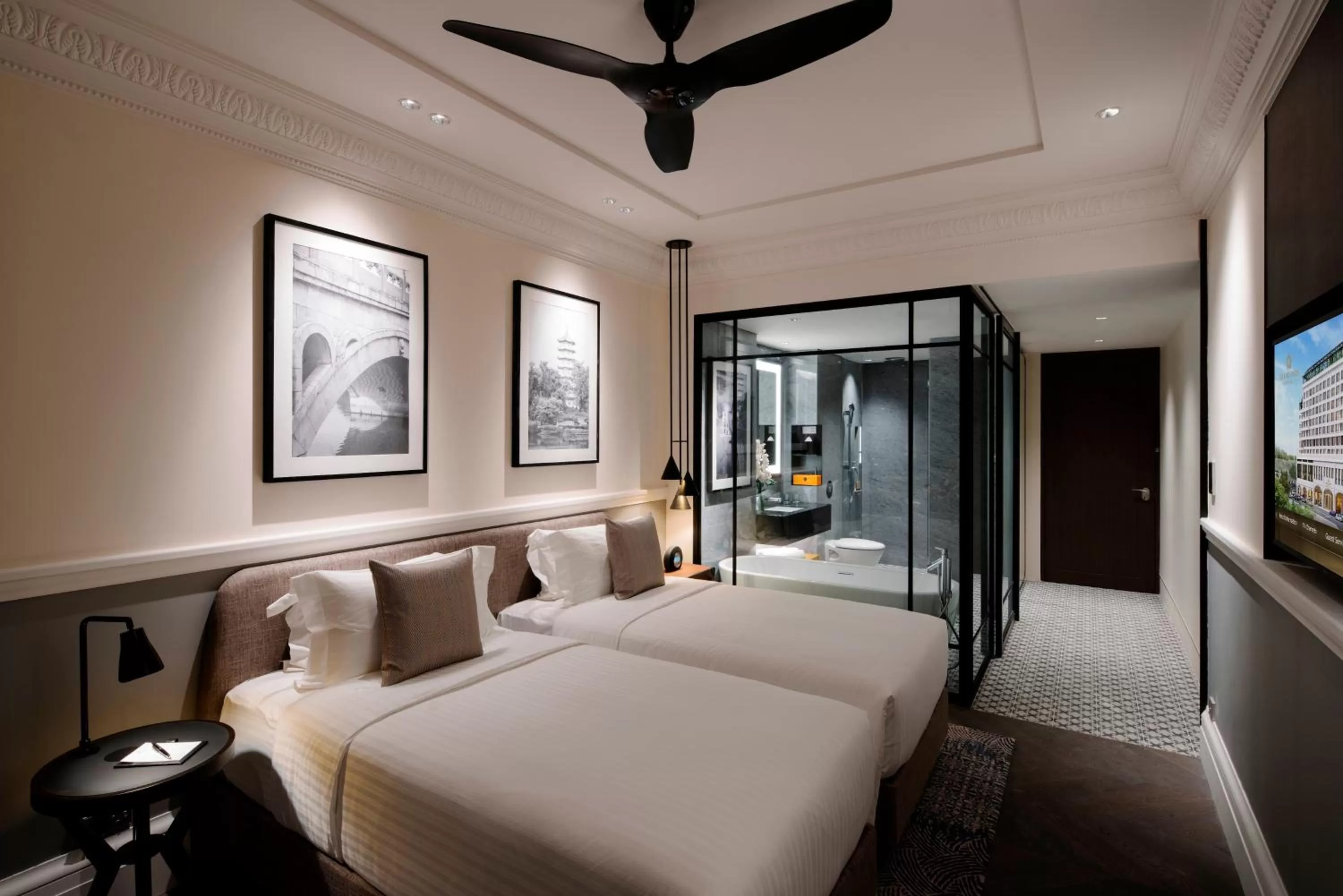 Bed in Grand Park City Hall