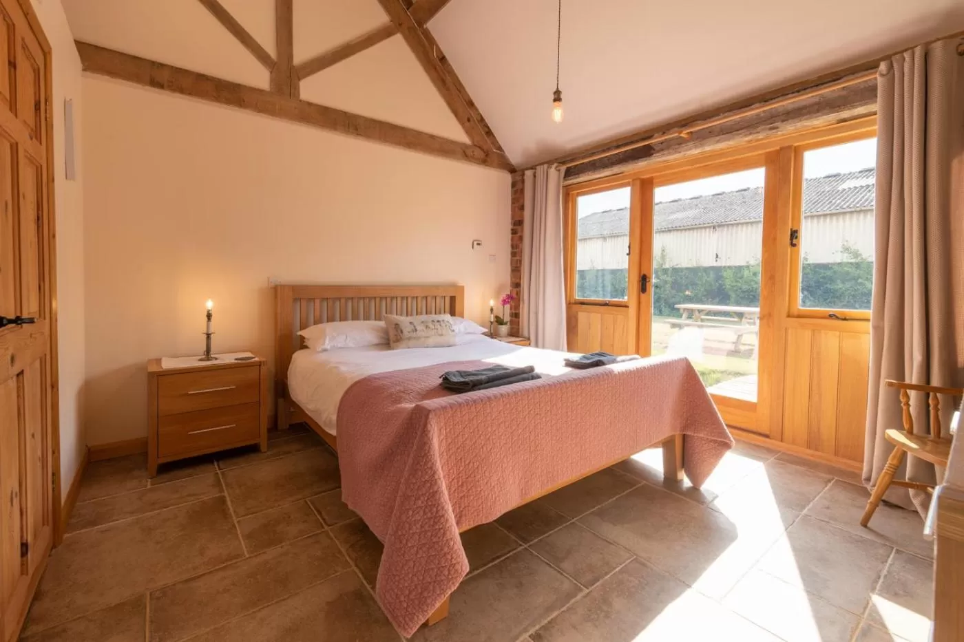Bedroom, Bed in Mill Cottage - Ash Farm Cotswolds