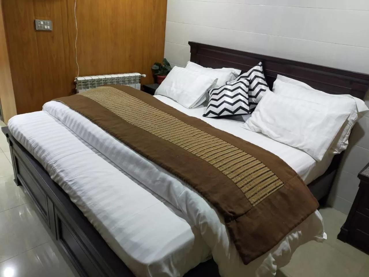 Bed in Shagufta Royal Hotel Murree