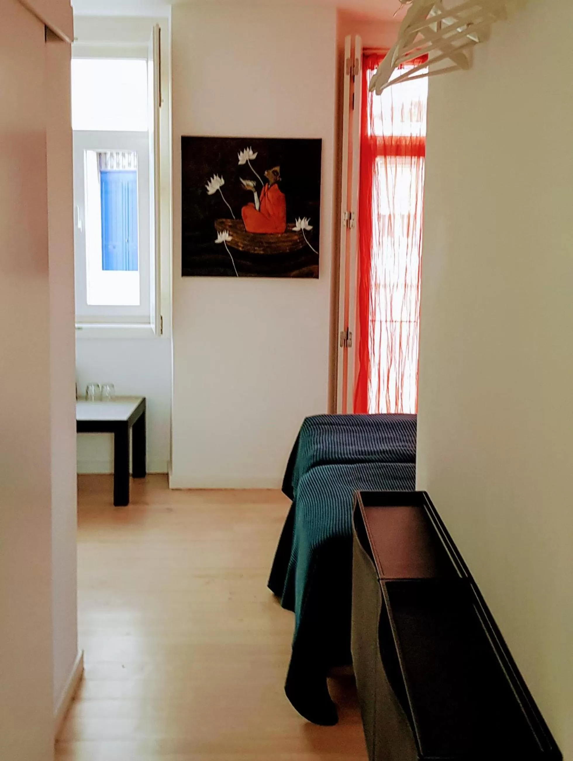 TV/Entertainment Center in Tings Lisbon