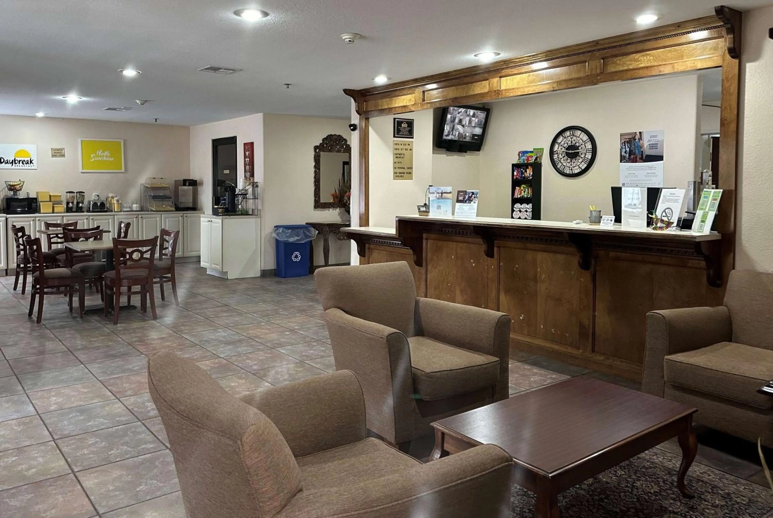 Lobby or reception in Days Inn & Suites by Wyndham Eunice
