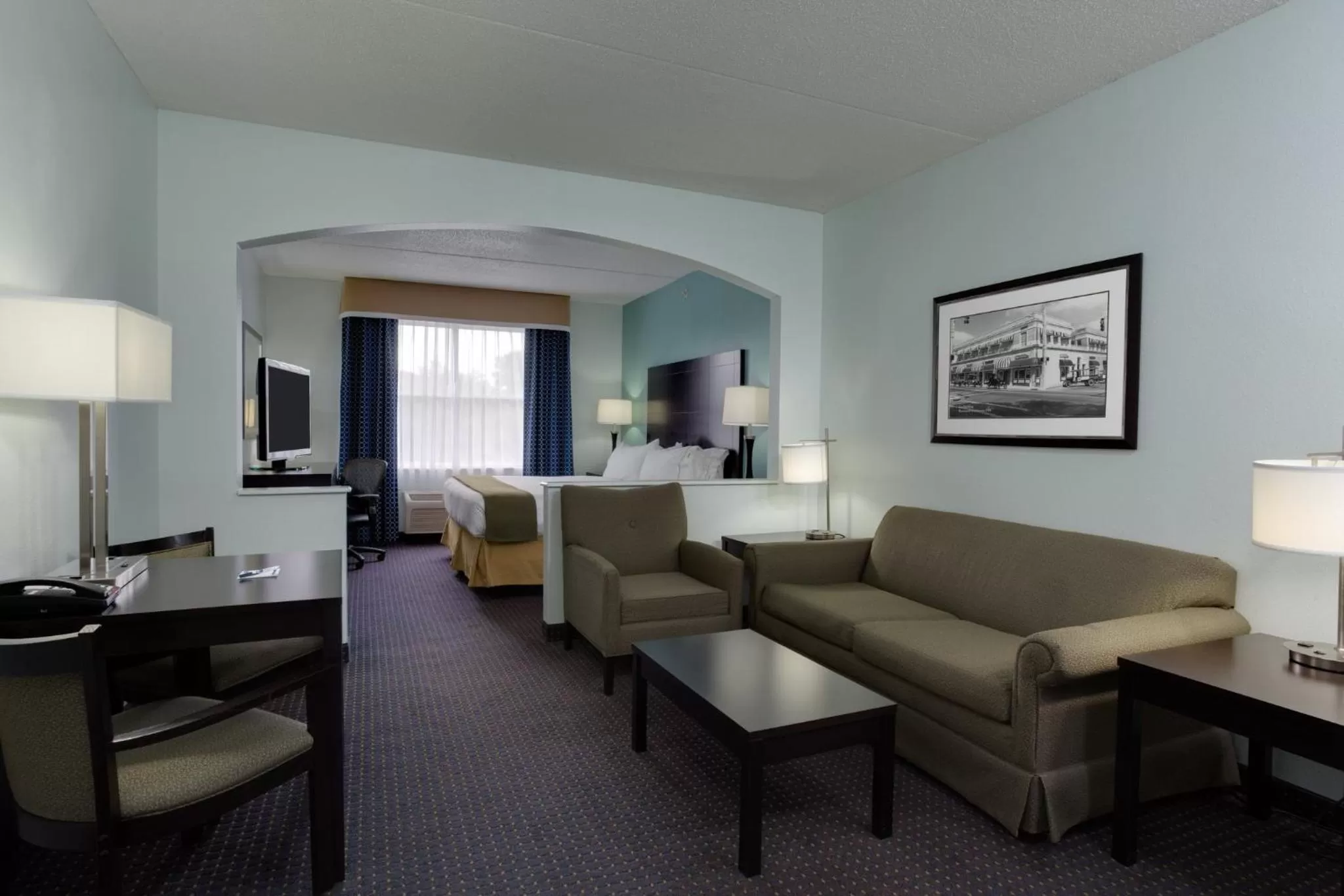 Photo of the whole room in Holiday Inn Express & Suites Plant City by IHG
