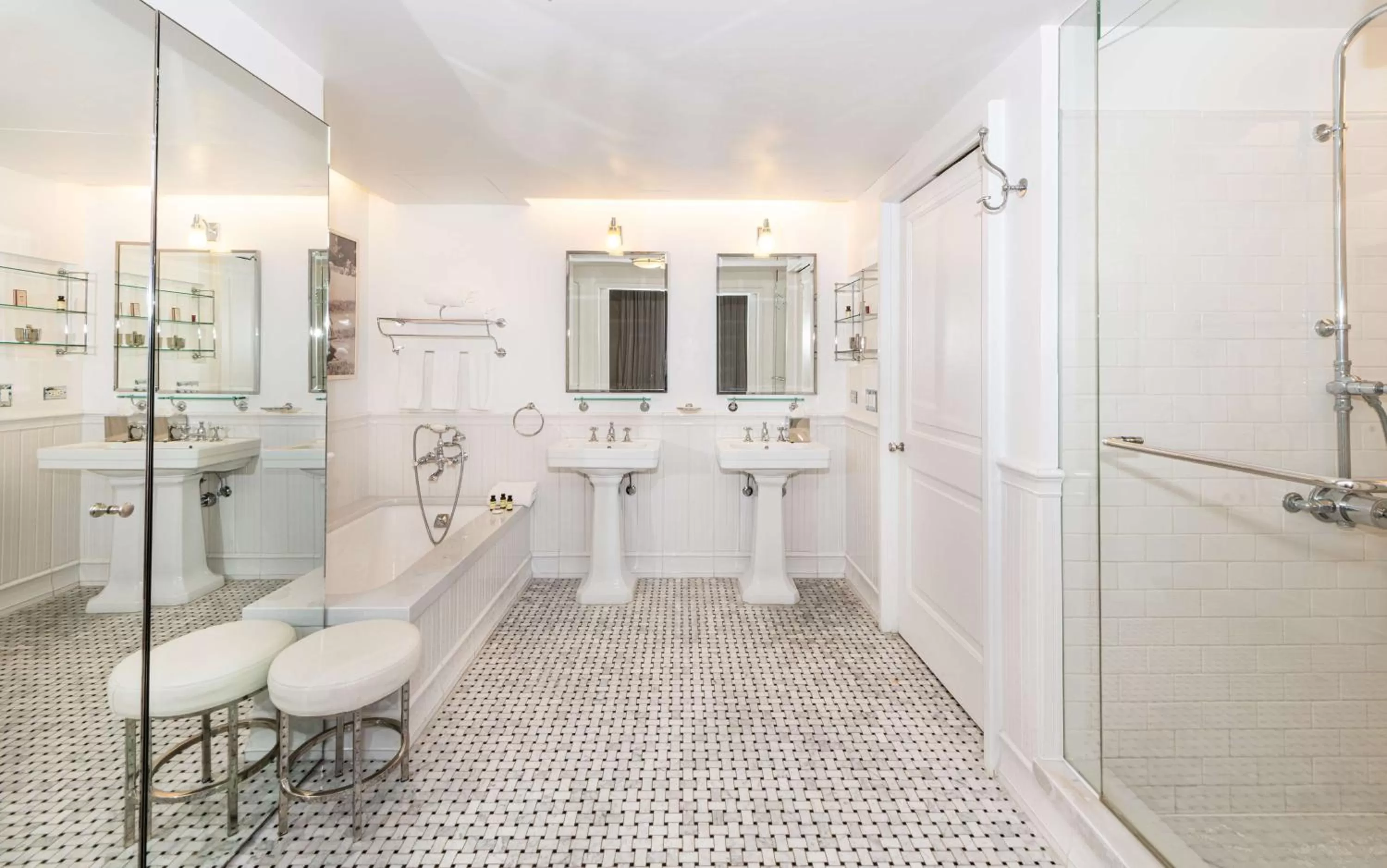 Bathroom in Cameo Beverly Hills