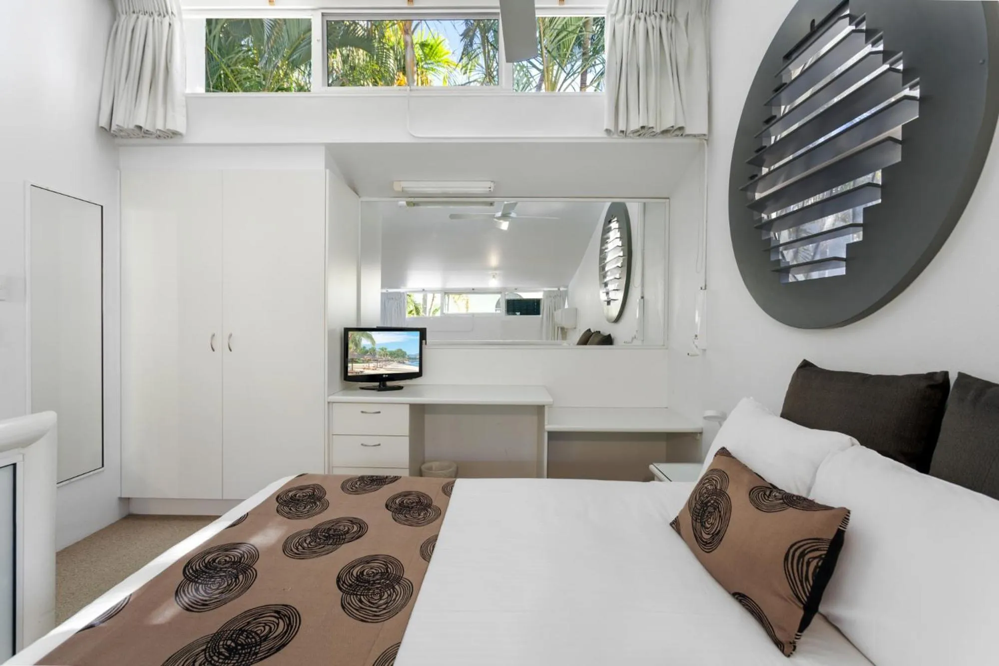 Bedroom, Bed in Caribbean Noosa