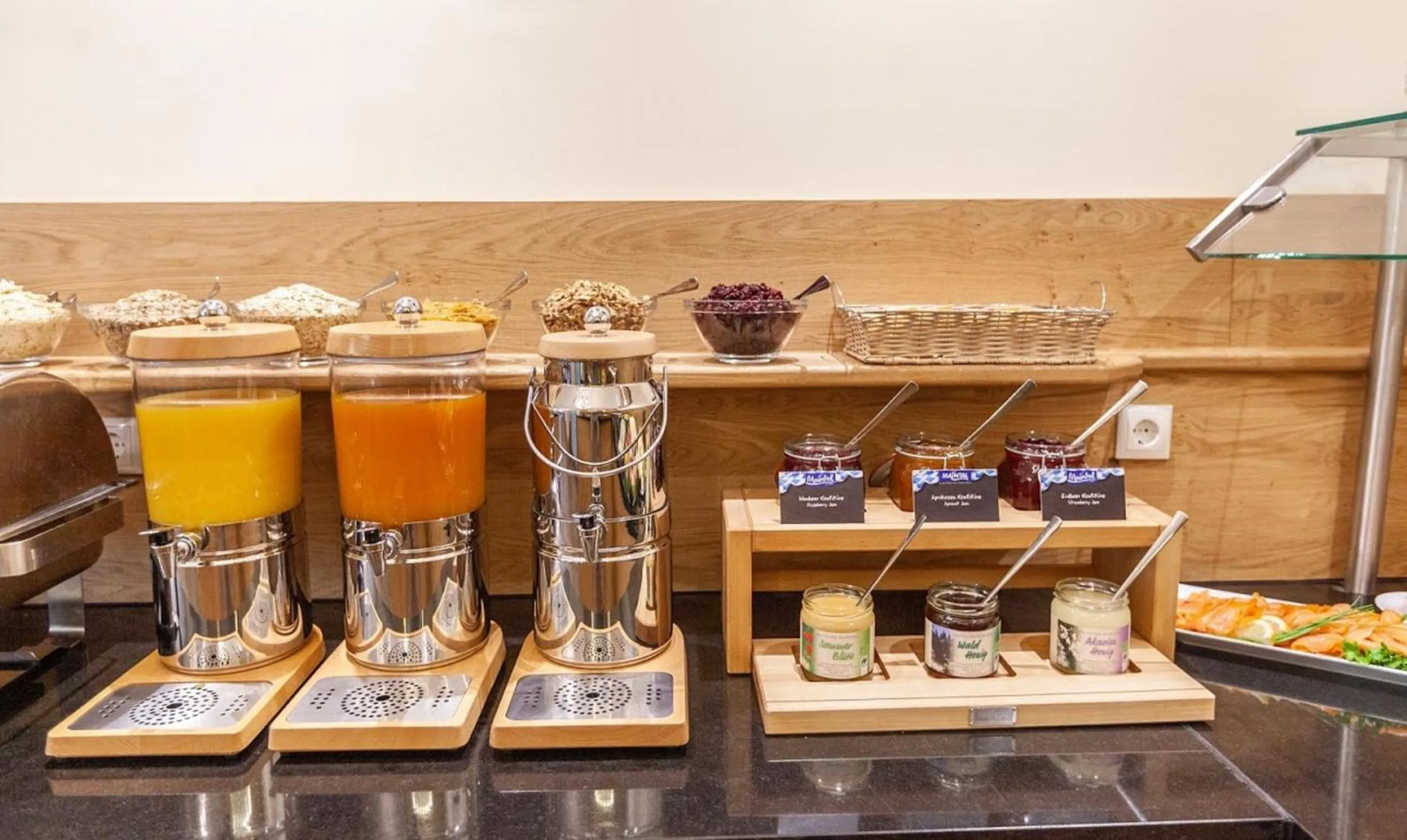 Food and drinks in Hotel Residence