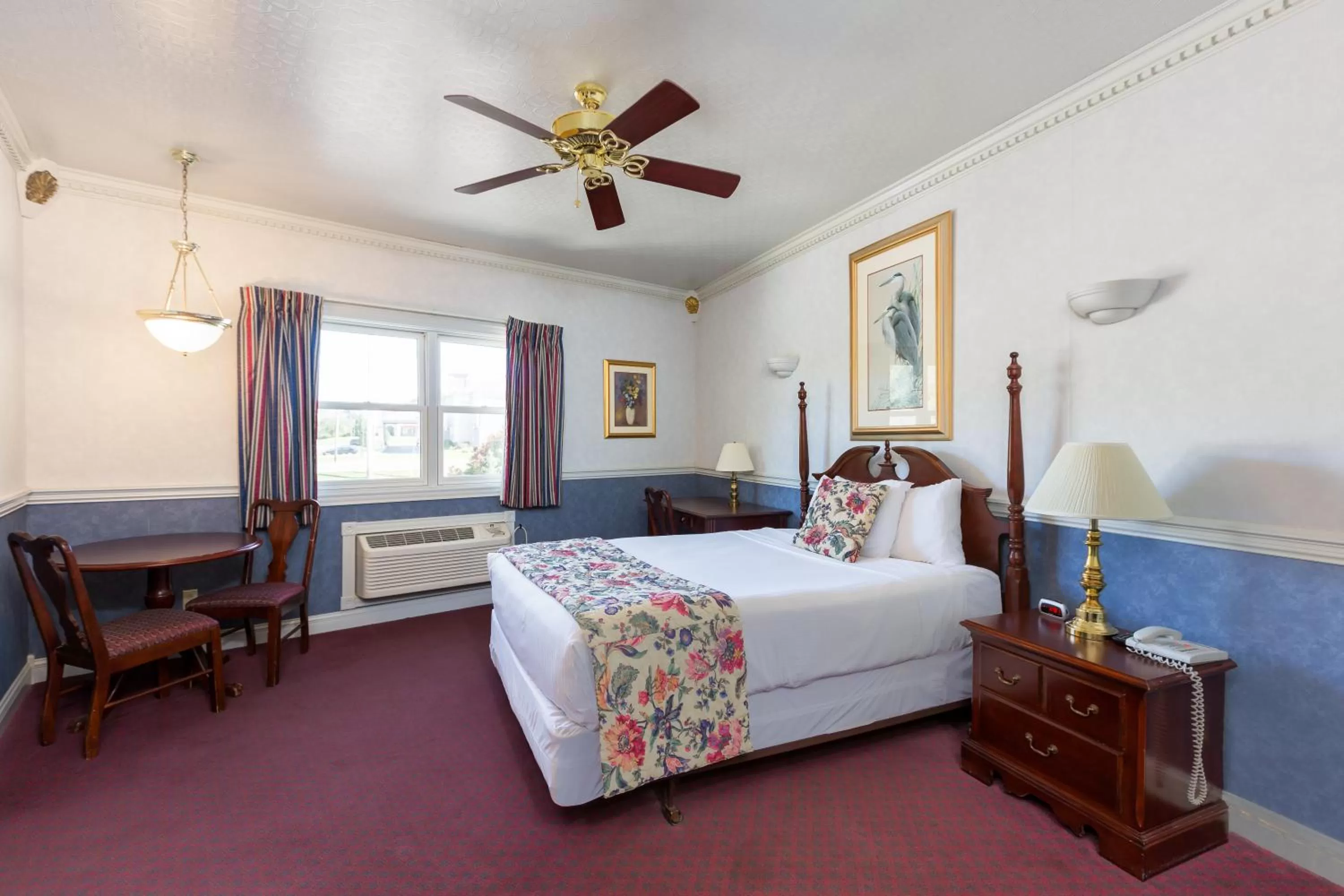 Bed in The Blue Heron Inn