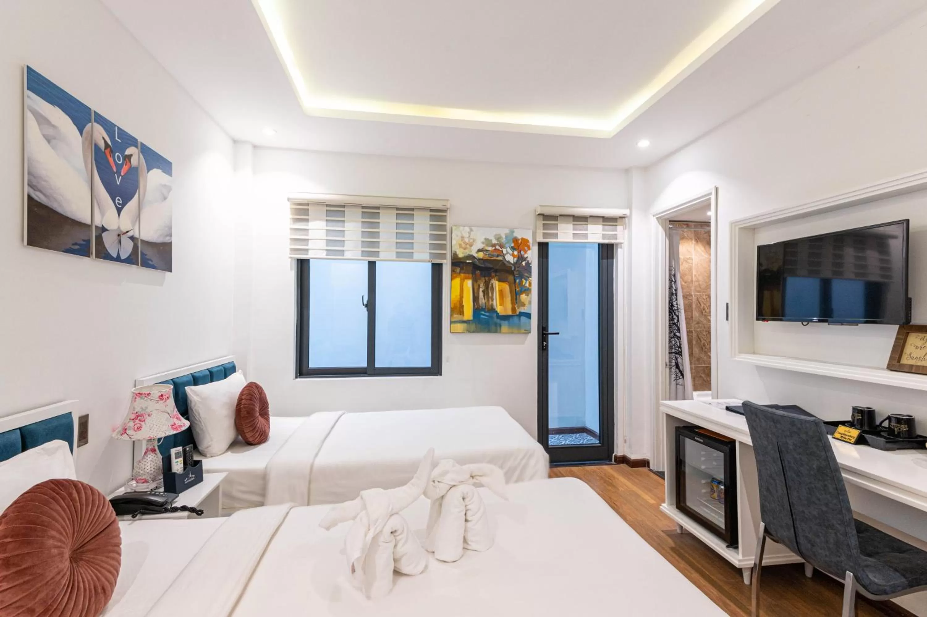 Bedroom, Bed in Hoang Trinh Hotel