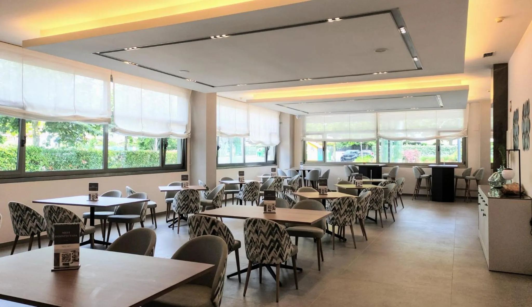 Restaurant/places to eat in Aparthotel Attica21 As Galeras